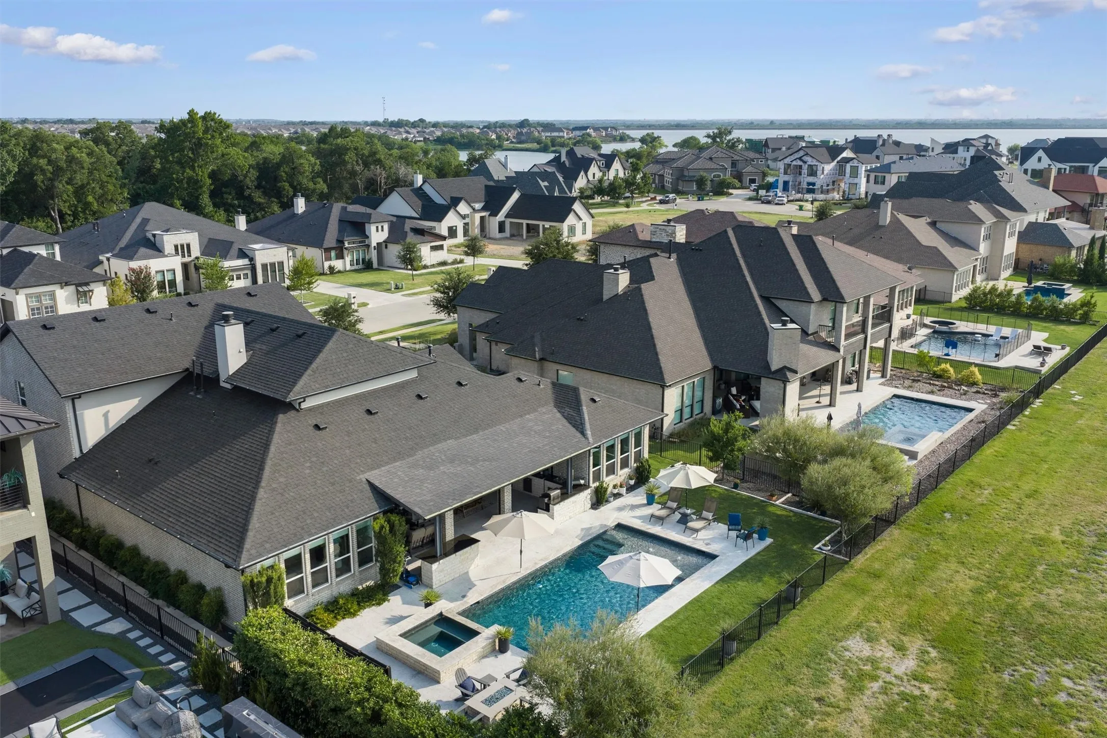 Single Family Residence For Sale in Rockwall County , 1718 Canal Street, Heath, Texas 75126, 4 Bedroom, 4 Bathroom, 3 Garage spaces, 3,820 Sqft, built in 2018, mls#21350154, Real Estate Agent in Heath, Homes For Sale in Rockwall county, Homes For Sale in Heath, Realtor in Heath Texas, Real Estate Brokerage Independent Realty Texas, Luminita Cordes Realtor