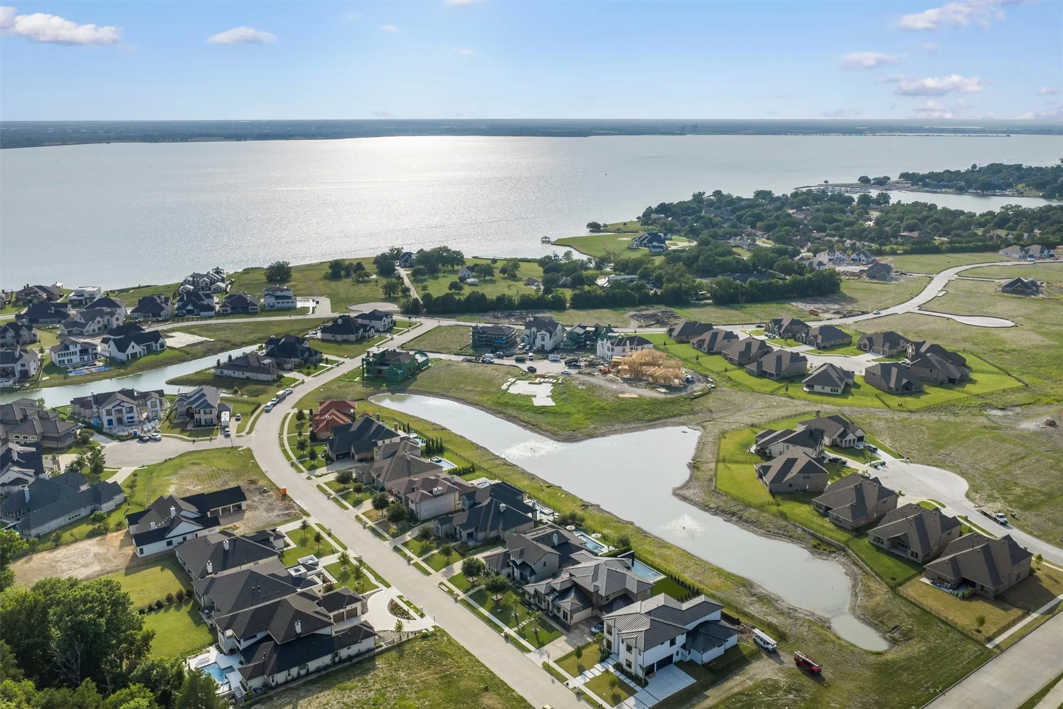 Single Family Residence For Sale in Rockwall County , 1718 Canal Street, Heath, Texas 75126, 4 Bedroom, 4 Bathroom, 3 Garage spaces, 3,820 Sqft, built in 2018, mls#21350154, Real Estate Agent in Heath, Homes For Sale in Rockwall county, Homes For Sale in Heath, Realtor in Heath Texas, Real Estate Brokerage Independent Realty Texas, Luminita Cordes Realtor