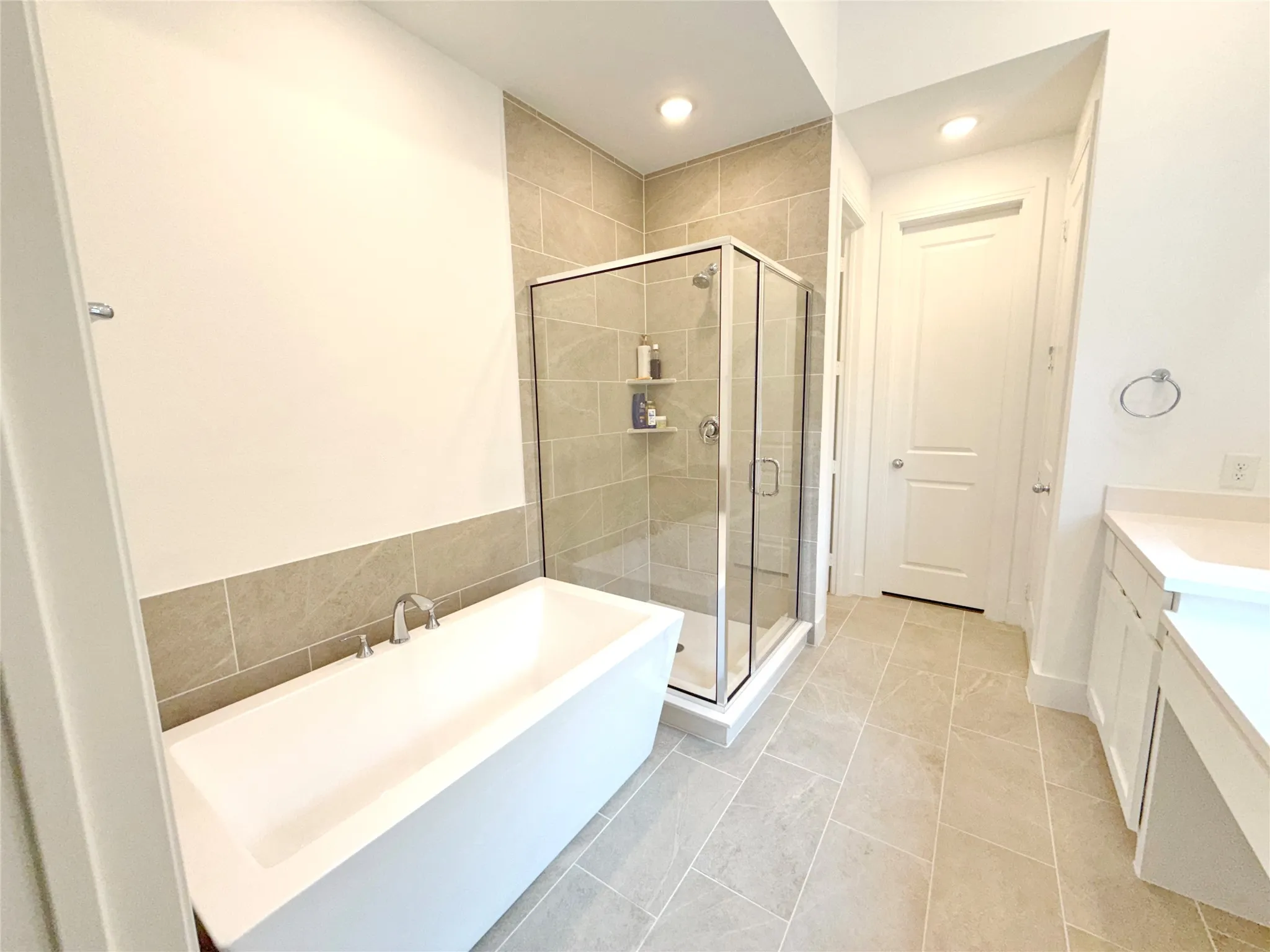 Single Family Residence For Rent in Denton County , 4513 Expedition Drive, Oak Point, Texas 75068, 3 Bedroom, 3 Bathroom, 2 Garage spaces, 2,318 Sqft, built in 2022, mls#21349532, Real Estate Agent in Oak Point, Homes For Rent in Denton county, Homes For Rent in Oak Point, Realtor in Oak Point Texas, Real Estate Brokerage Independent Realty Texas, Luminita Cordes Realtor