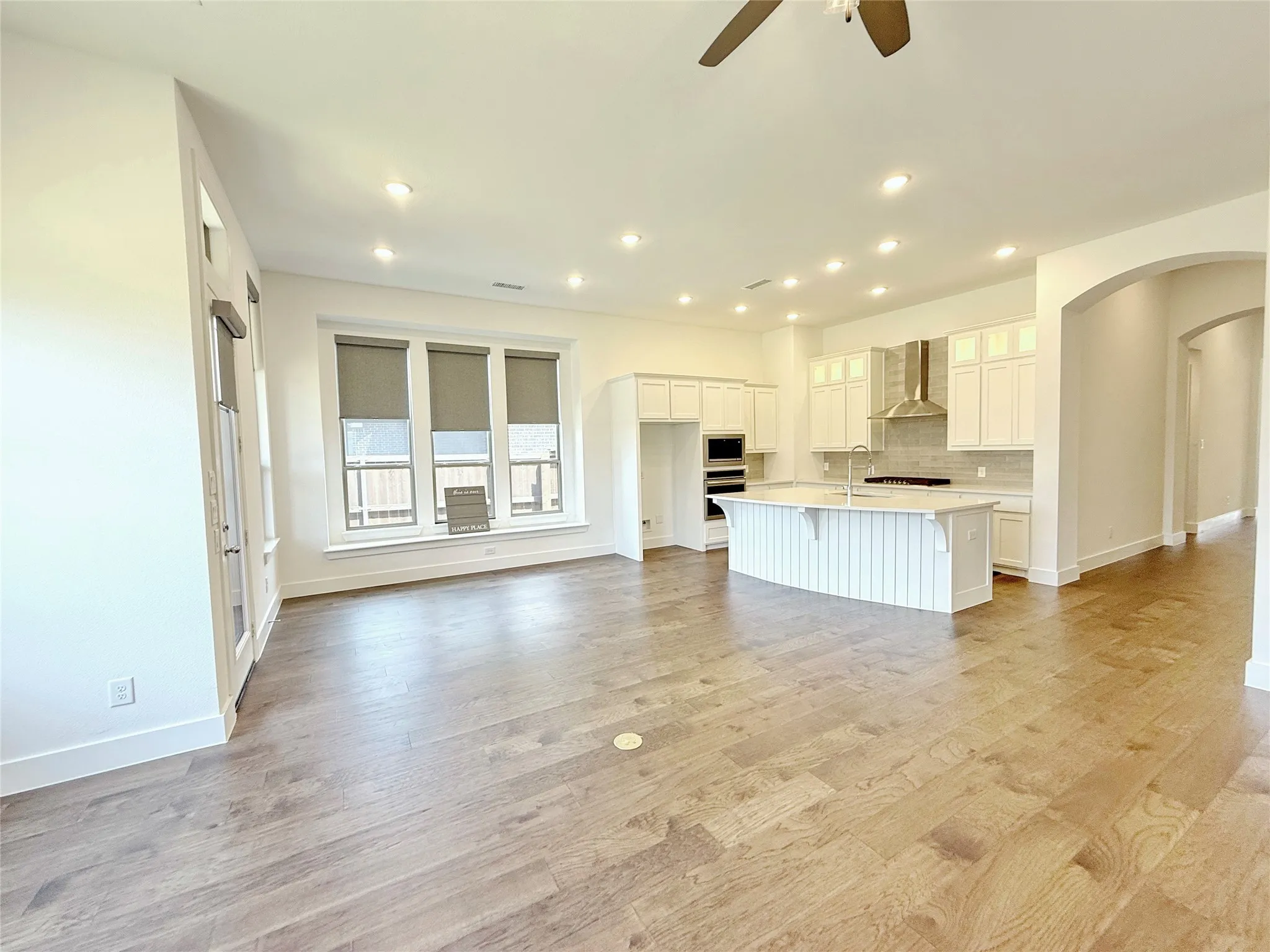 Single Family Residence For Rent in Denton County , 4513 Expedition Drive, Oak Point, Texas 75068, 3 Bedroom, 3 Bathroom, 2 Garage spaces, 2,318 Sqft, built in 2022, mls#21349532, Real Estate Agent in Oak Point, Homes For Rent in Denton county, Homes For Rent in Oak Point, Realtor in Oak Point Texas, Real Estate Brokerage Independent Realty Texas, Luminita Cordes Realtor