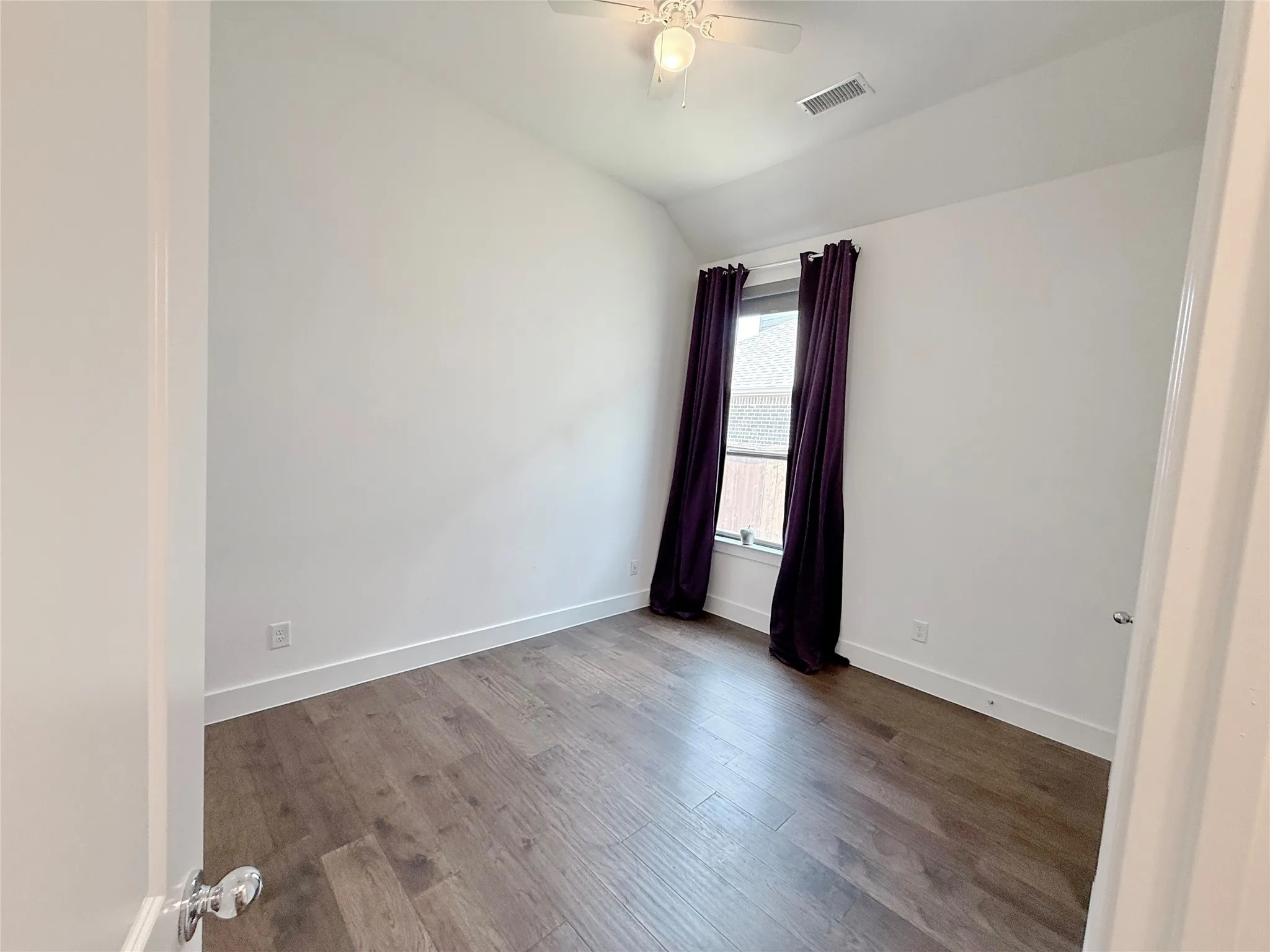 Single Family Residence For Rent in Denton County , 4513 Expedition Drive, Oak Point, Texas 75068, 3 Bedroom, 3 Bathroom, 2 Garage spaces, 2,318 Sqft, built in 2022, mls#21349532, Real Estate Agent in Oak Point, Homes For Rent in Denton county, Homes For Rent in Oak Point, Realtor in Oak Point Texas, Real Estate Brokerage Independent Realty Texas, Luminita Cordes Realtor