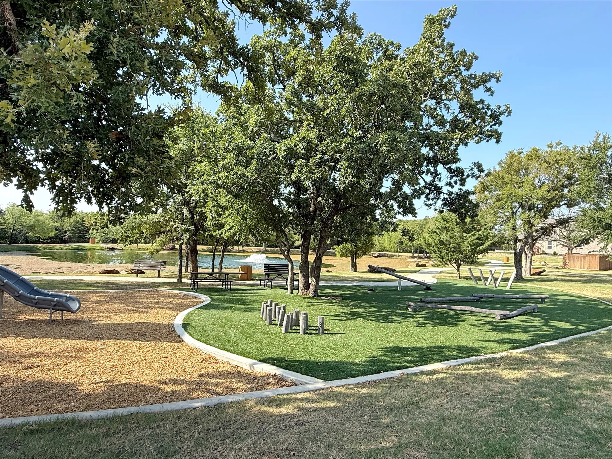 Single Family Residence For Rent in Denton County , 4513 Expedition Drive, Oak Point, Texas 75068, 3 Bedroom, 3 Bathroom, 2 Garage spaces, 2,318 Sqft, built in 2022, mls#21349532, Real Estate Agent in Oak Point, Homes For Rent in Denton county, Homes For Rent in Oak Point, Realtor in Oak Point Texas, Real Estate Brokerage Independent Realty Texas, Luminita Cordes Realtor