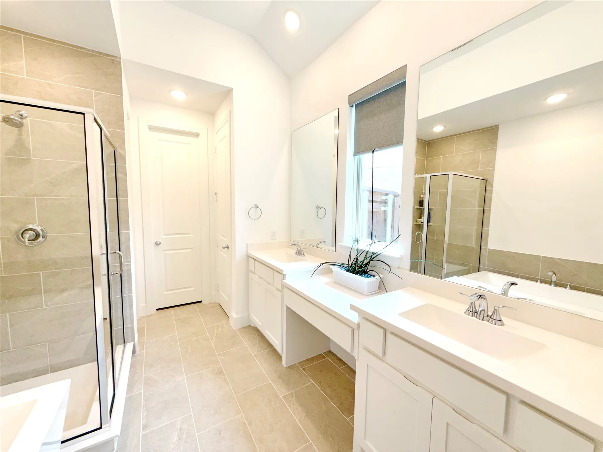 Single Family Residence For Rent in Denton County , 4513 Expedition Drive, Oak Point, Texas 75068, 3 Bedroom, 3 Bathroom, 2 Garage spaces, 2,318 Sqft, built in 2022, mls#21349532, Real Estate Agent in Oak Point, Homes For Rent in Denton county, Homes For Rent in Oak Point, Realtor in Oak Point Texas, Real Estate Brokerage Independent Realty Texas, Luminita Cordes Realtor