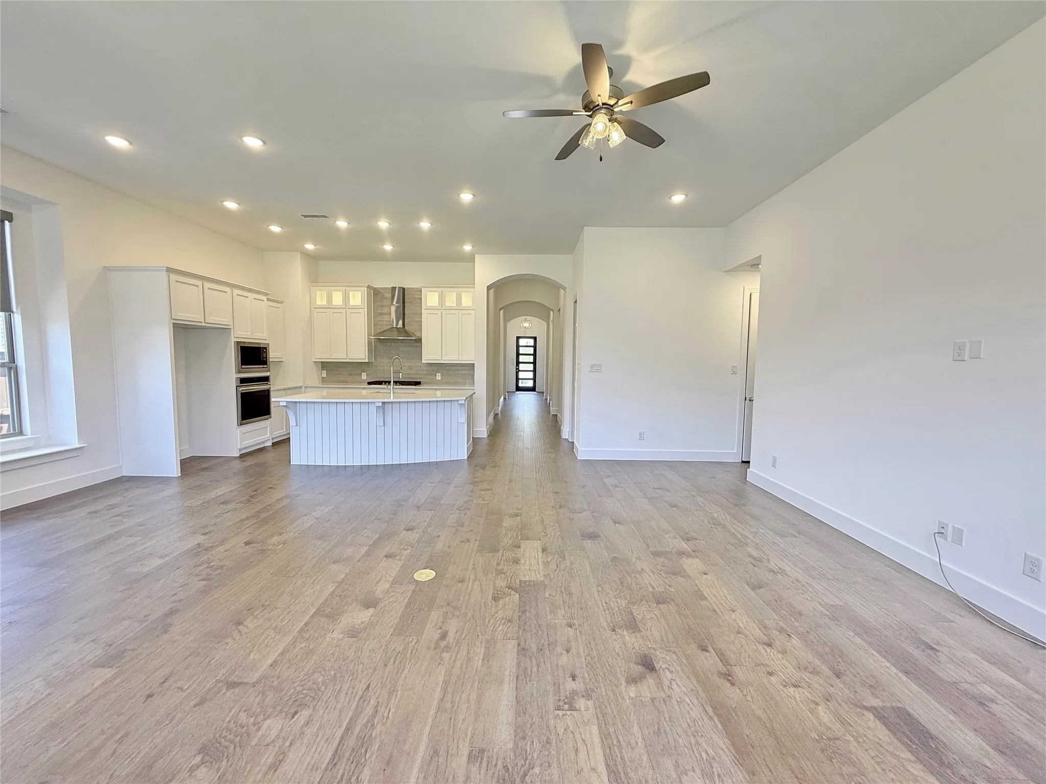 Single Family Residence For Rent in Denton County , 4513 Expedition Drive, Oak Point, Texas 75068, 3 Bedroom, 3 Bathroom, 2 Garage spaces, 2,318 Sqft, built in 2022, mls#21349532, Real Estate Agent in Oak Point, Homes For Rent in Denton county, Homes For Rent in Oak Point, Realtor in Oak Point Texas, Real Estate Brokerage Independent Realty Texas, Luminita Cordes Realtor