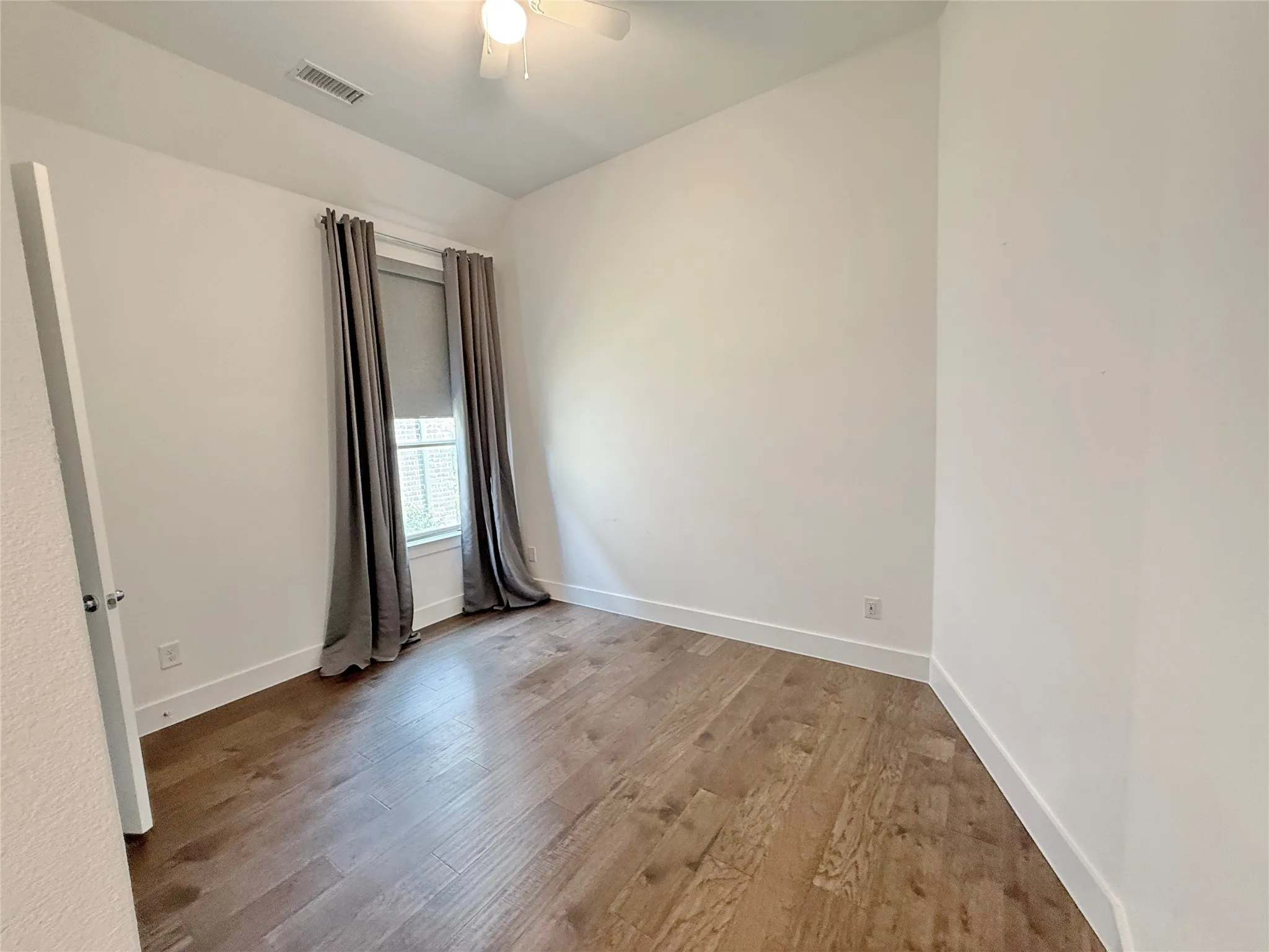 Single Family Residence For Rent in Denton County , 4513 Expedition Drive, Oak Point, Texas 75068, 3 Bedroom, 3 Bathroom, 2 Garage spaces, 2,318 Sqft, built in 2022, mls#21349532, Real Estate Agent in Oak Point, Homes For Rent in Denton county, Homes For Rent in Oak Point, Realtor in Oak Point Texas, Real Estate Brokerage Independent Realty Texas, Luminita Cordes Realtor