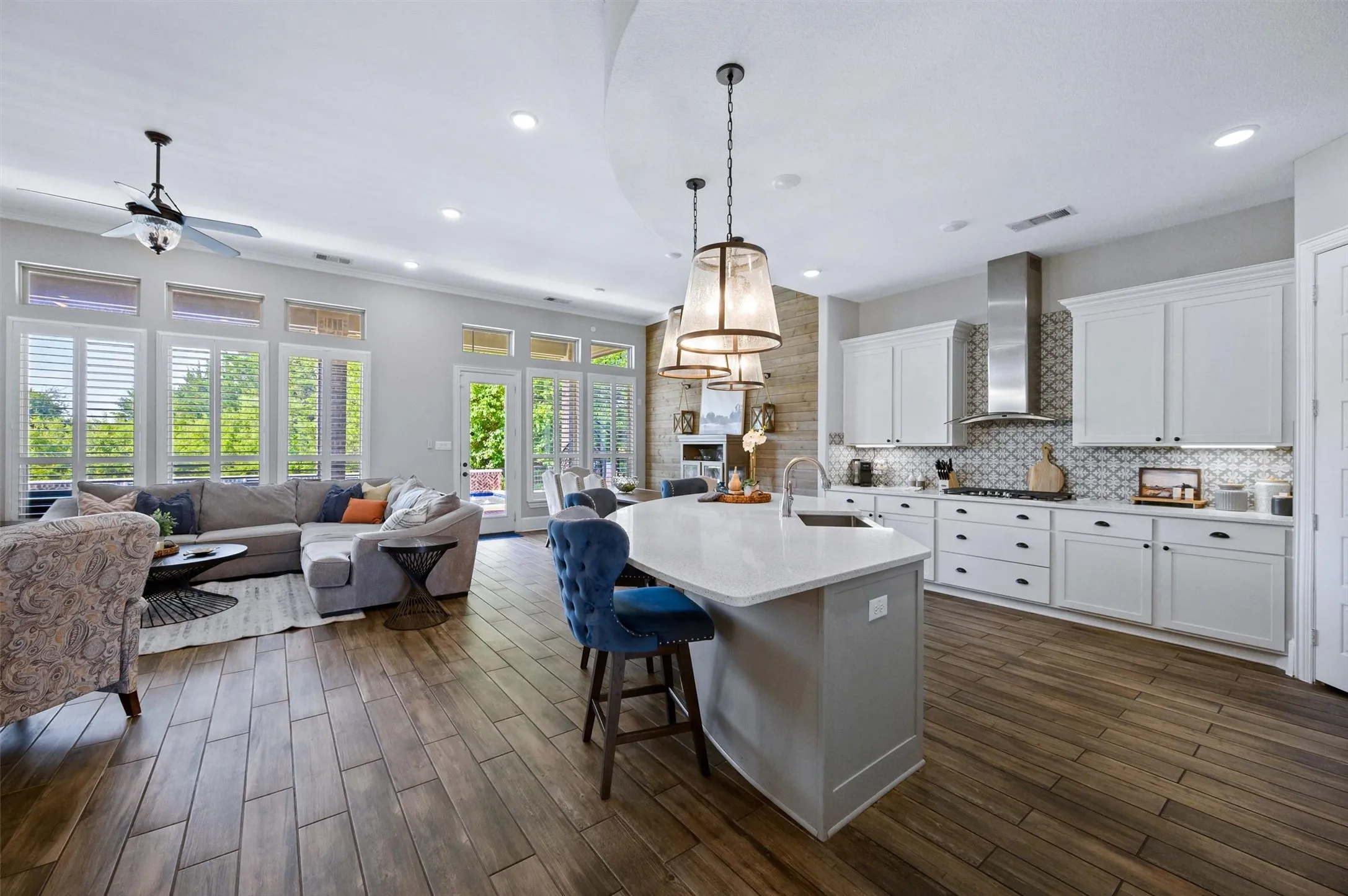 Single Family Residence For Sale in Rockwall County , 2815 Abundant Court, Heath, Texas 75126, 4 Bedroom, 3 Bathroom, 3 Garage spaces, 3,038 Sqft, built in 2018, mls#21349211, Real Estate Agent in Heath, Homes For Sale in Rockwall county, Homes For Sale in Heath, Realtor in Heath Texas, Real Estate Brokerage Independent Realty Texas, Luminita Cordes Realtor