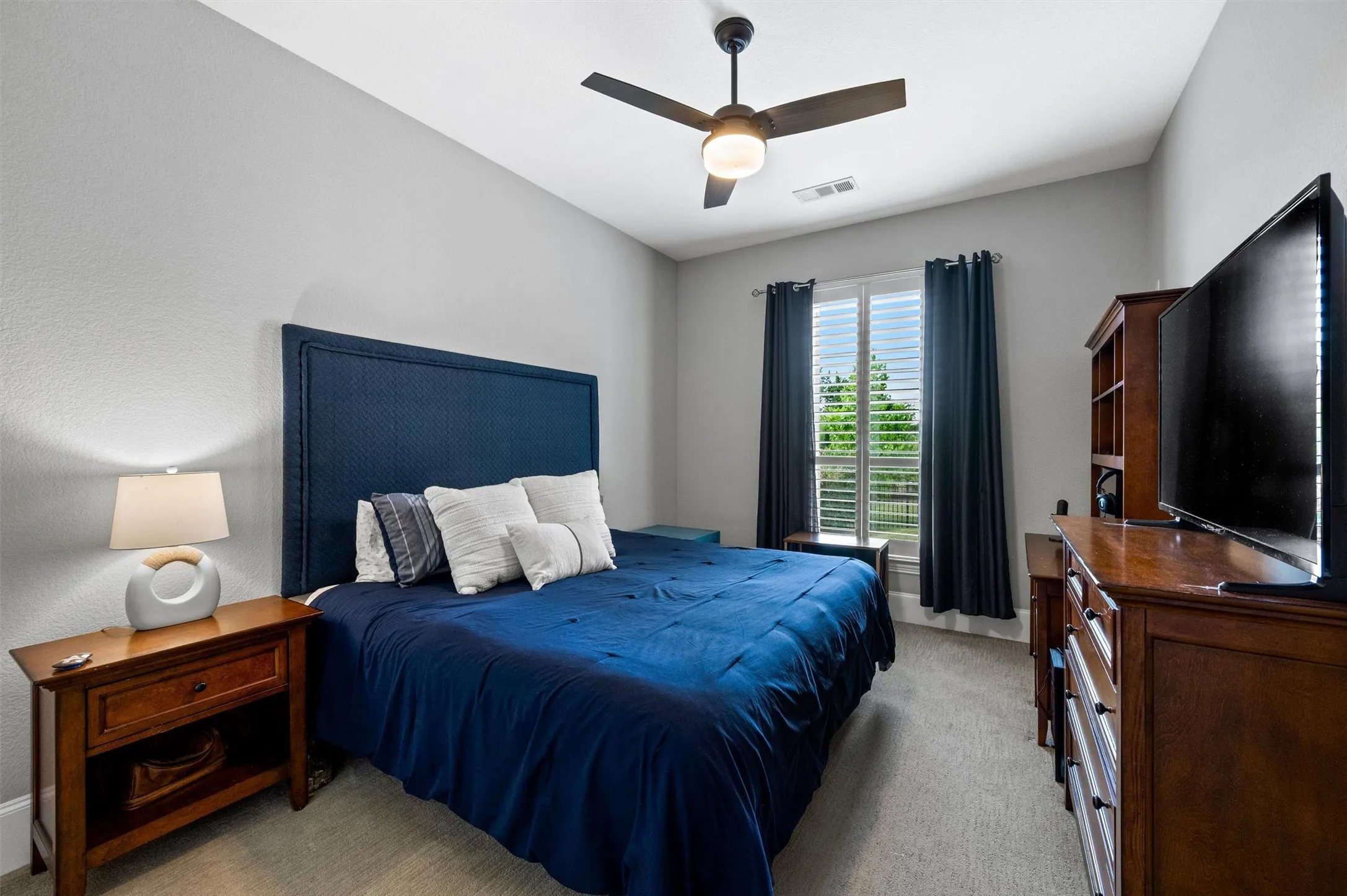 Single Family Residence For Sale in Rockwall County , 2815 Abundant Court, Heath, Texas 75126, 4 Bedroom, 3 Bathroom, 3 Garage spaces, 3,038 Sqft, built in 2018, mls#21349211, Real Estate Agent in Heath, Homes For Sale in Rockwall county, Homes For Sale in Heath, Realtor in Heath Texas, Real Estate Brokerage Independent Realty Texas, Luminita Cordes Realtor