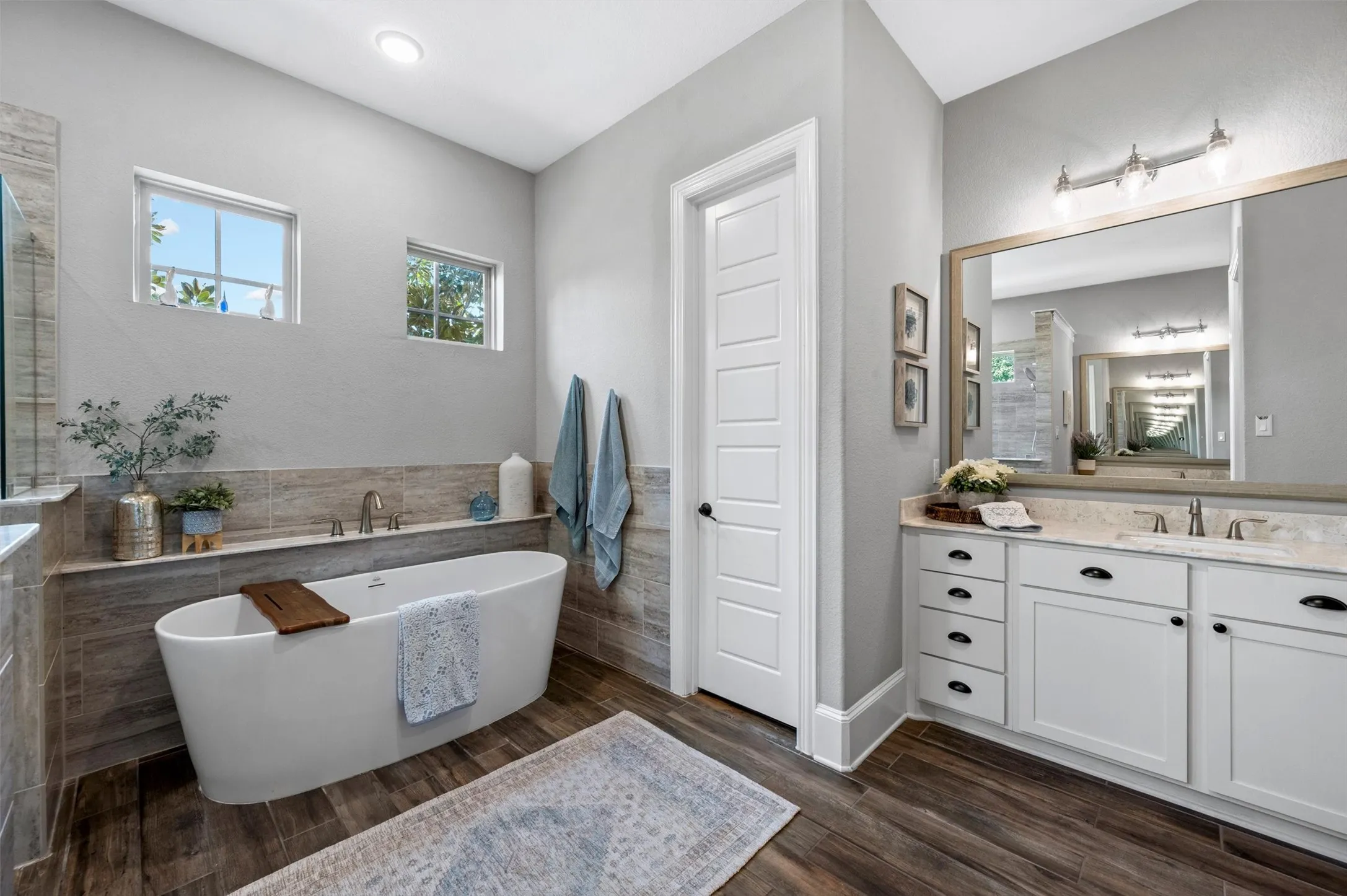 Single Family Residence For Sale in Rockwall County , 2815 Abundant Court, Heath, Texas 75126, 4 Bedroom, 3 Bathroom, 3 Garage spaces, 3,038 Sqft, built in 2018, mls#21349211, Real Estate Agent in Heath, Homes For Sale in Rockwall county, Homes For Sale in Heath, Realtor in Heath Texas, Real Estate Brokerage Independent Realty Texas, Luminita Cordes Realtor
