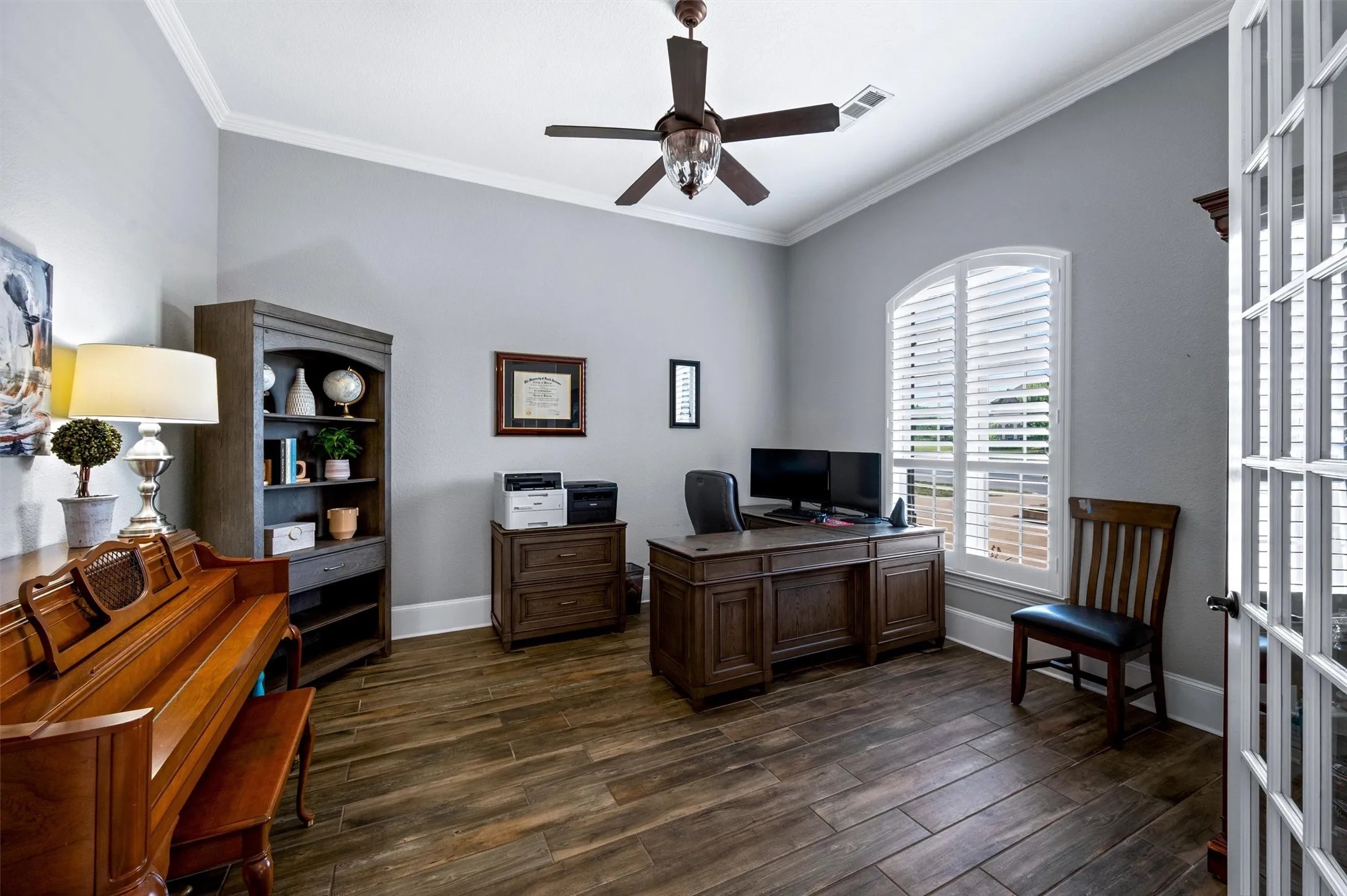 Single Family Residence For Sale in Rockwall County , 2815 Abundant Court, Heath, Texas 75126, 4 Bedroom, 3 Bathroom, 3 Garage spaces, 3,038 Sqft, built in 2018, mls#21349211, Real Estate Agent in Heath, Homes For Sale in Rockwall county, Homes For Sale in Heath, Realtor in Heath Texas, Real Estate Brokerage Independent Realty Texas, Luminita Cordes Realtor