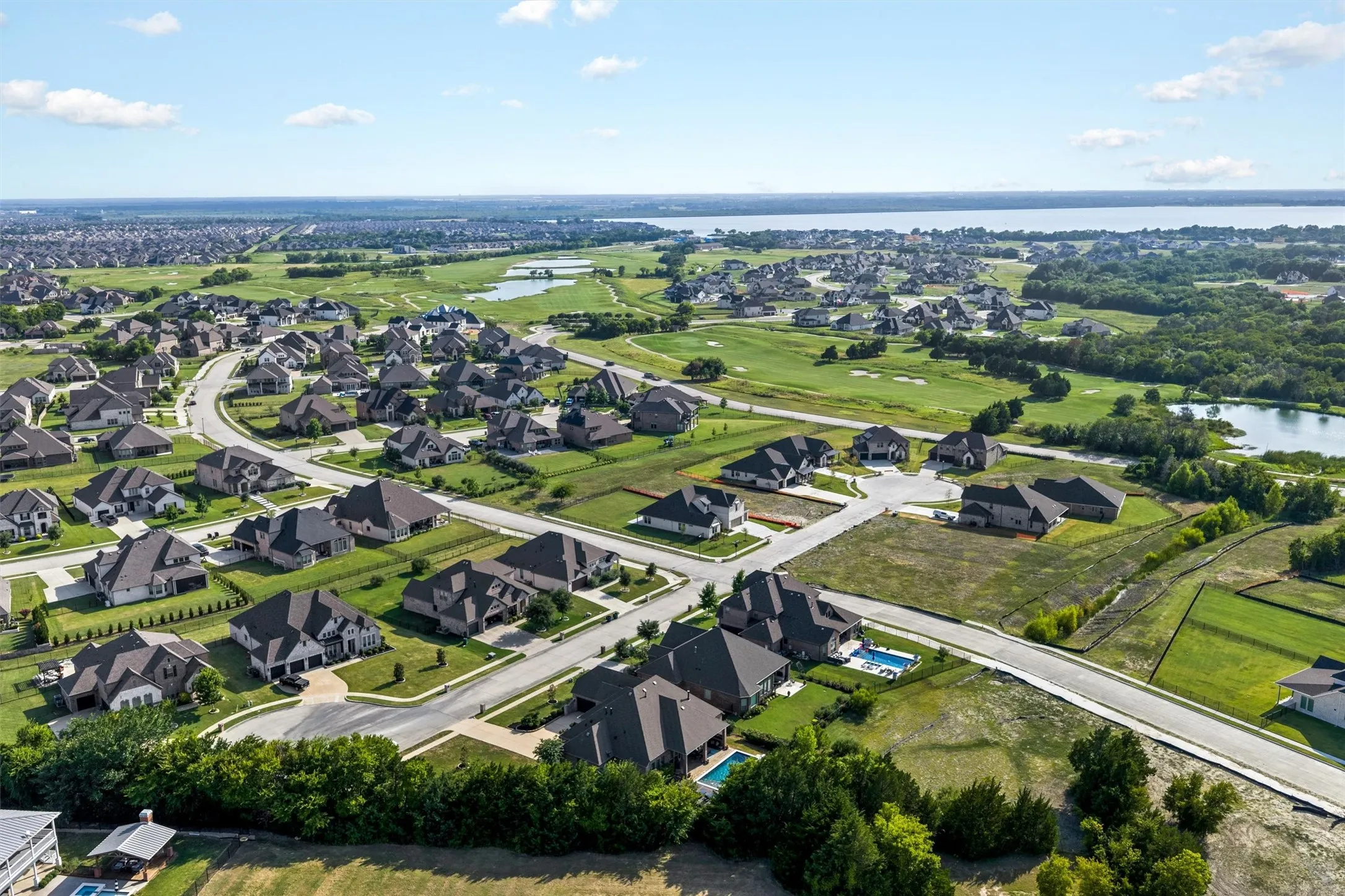 Single Family Residence For Sale in Rockwall County , 2815 Abundant Court, Heath, Texas 75126, 4 Bedroom, 3 Bathroom, 3 Garage spaces, 3,038 Sqft, built in 2018, mls#21349211, Real Estate Agent in Heath, Homes For Sale in Rockwall county, Homes For Sale in Heath, Realtor in Heath Texas, Real Estate Brokerage Independent Realty Texas, Luminita Cordes Realtor