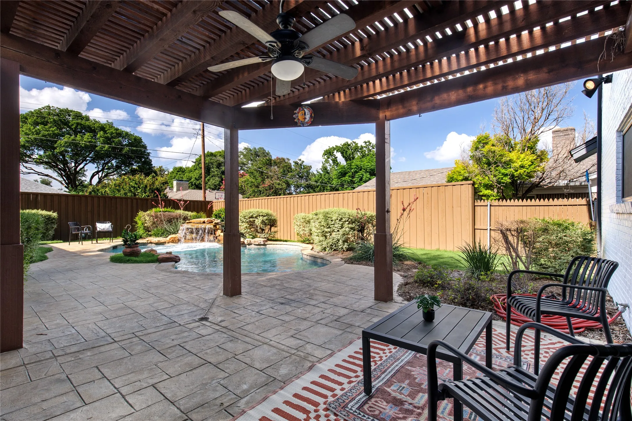 Single Family Residence For Sale in Dallas County , 1318 Seminole Drive, Richardson, Texas 75080, 5 Bedroom, 5 Bathroom, 2 Garage spaces, 3,450 Sqft, built in 1965, mls#21351405, Real Estate Agent in Richardson, Homes For Sale in Dallas county, Homes For Sale in Richardson, Realtor in Richardson Texas, Real Estate Brokerage Independent Realty Texas, Luminita Cordes Realtor