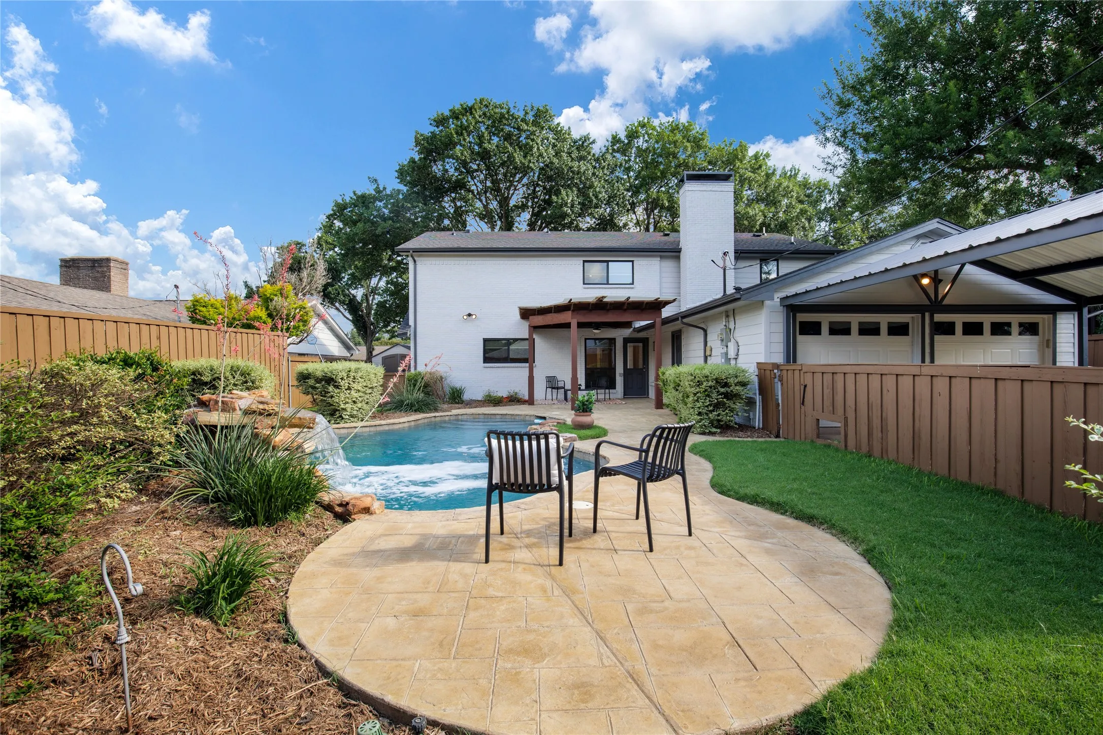 Single Family Residence For Sale in Dallas County , 1318 Seminole Drive, Richardson, Texas 75080, 5 Bedroom, 5 Bathroom, 2 Garage spaces, 3,450 Sqft, built in 1965, mls#21351405, Real Estate Agent in Richardson, Homes For Sale in Dallas county, Homes For Sale in Richardson, Realtor in Richardson Texas, Real Estate Brokerage Independent Realty Texas, Luminita Cordes Realtor