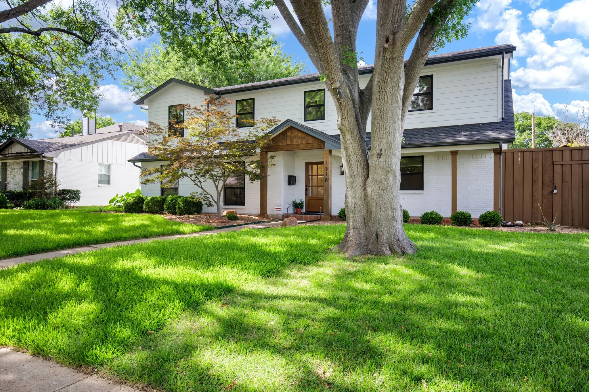 Single Family Residence For Sale in Dallas County , 1318 Seminole Drive, Richardson, Texas 75080, 5 Bedroom, 5 Bathroom, 2 Garage spaces, 3,450 Sqft, built in 1965, mls#21351405, Real Estate Agent in Richardson, Homes For Sale in Dallas county, Homes For Sale in Richardson, Realtor in Richardson Texas, Real Estate Brokerage Independent Realty Texas, Luminita Cordes Realtor