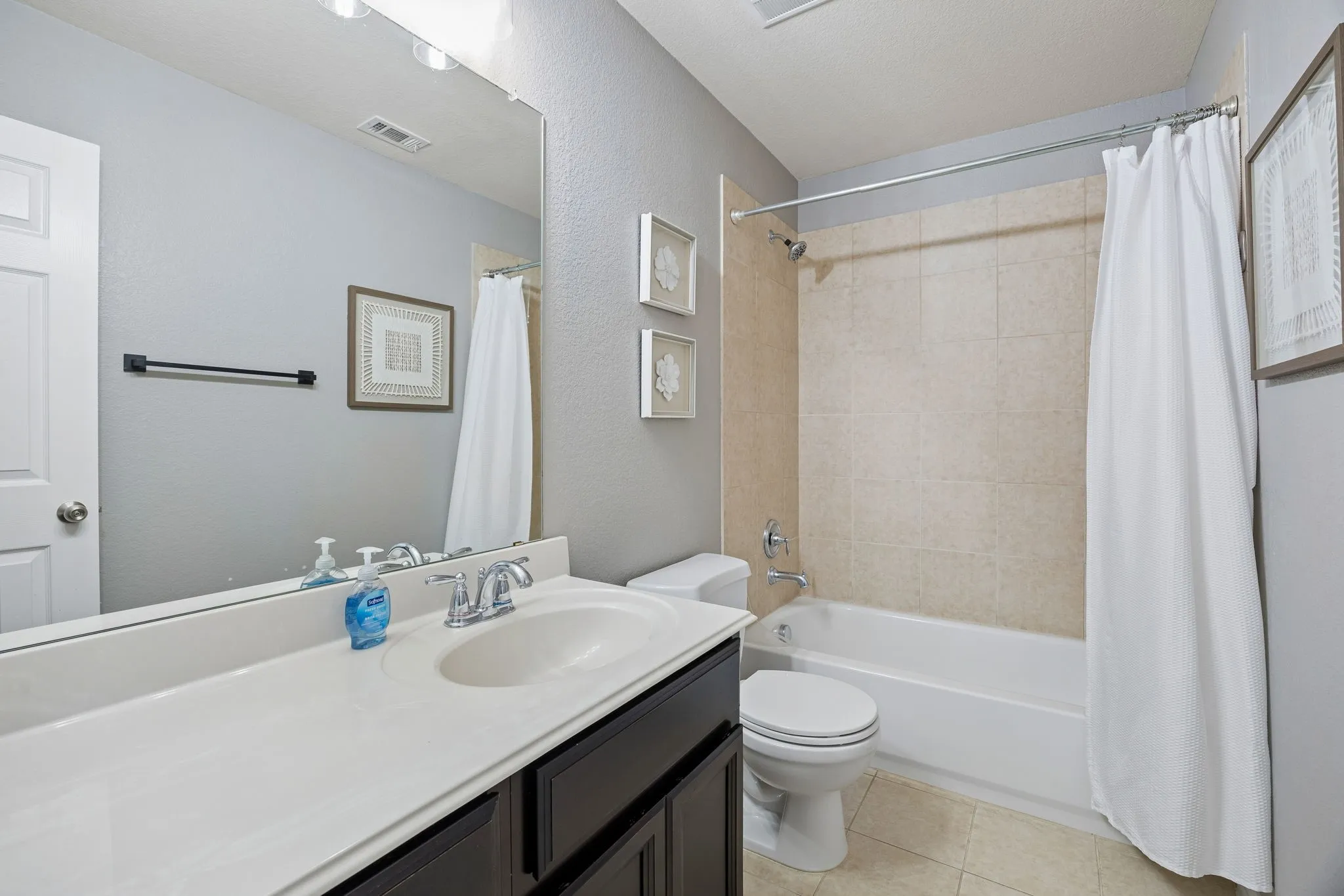 Single Family Residence For Sale in Denton County , 344 Falstaff Drive, Roanoke, Texas 76262, 4 Bedroom, 3 Bathroom, 2 Garage spaces, 3,035 Sqft, built in 2010, mls#21350777, Real Estate Agent in Roanoke, Homes For Sale in Denton county, Homes For Sale in Roanoke, Realtor in Roanoke Texas, Real Estate Brokerage Independent Realty Texas, Luminita Cordes Realtor