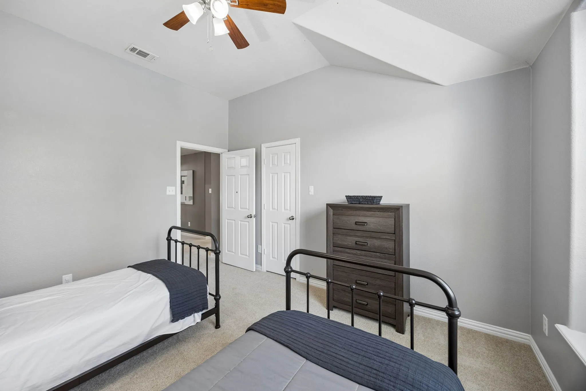 Single Family Residence For Sale in Denton County , 344 Falstaff Drive, Roanoke, Texas 76262, 4 Bedroom, 3 Bathroom, 2 Garage spaces, 3,035 Sqft, built in 2010, mls#21350777, Real Estate Agent in Roanoke, Homes For Sale in Denton county, Homes For Sale in Roanoke, Realtor in Roanoke Texas, Real Estate Brokerage Independent Realty Texas, Luminita Cordes Realtor