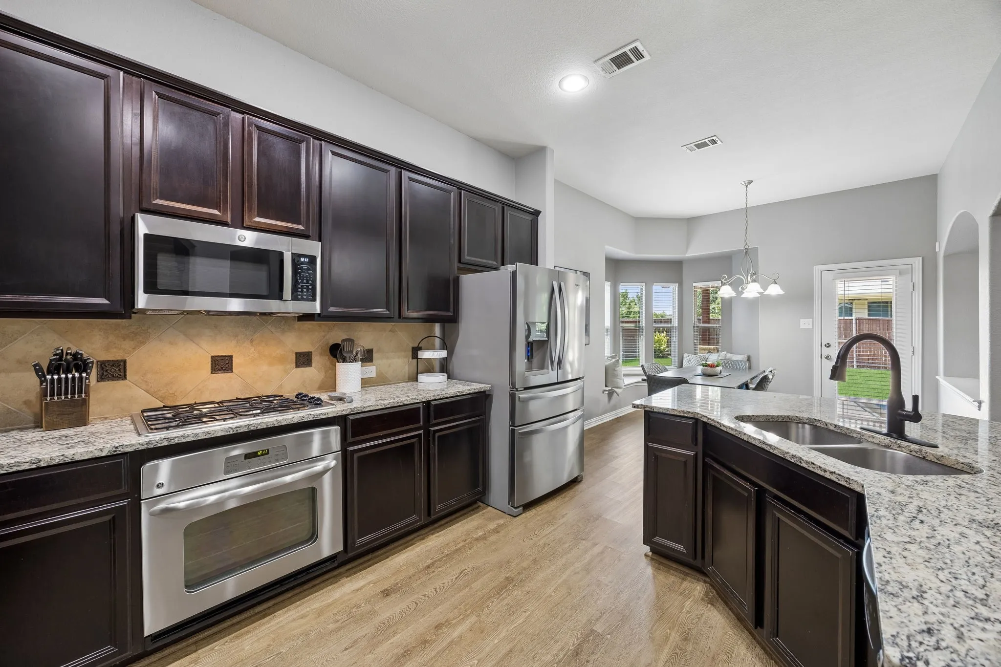 Single Family Residence For Sale in Denton County , 344 Falstaff Drive, Roanoke, Texas 76262, 4 Bedroom, 3 Bathroom, 2 Garage spaces, 3,035 Sqft, built in 2010, mls#21350777, Real Estate Agent in Roanoke, Homes For Sale in Denton county, Homes For Sale in Roanoke, Realtor in Roanoke Texas, Real Estate Brokerage Independent Realty Texas, Luminita Cordes Realtor