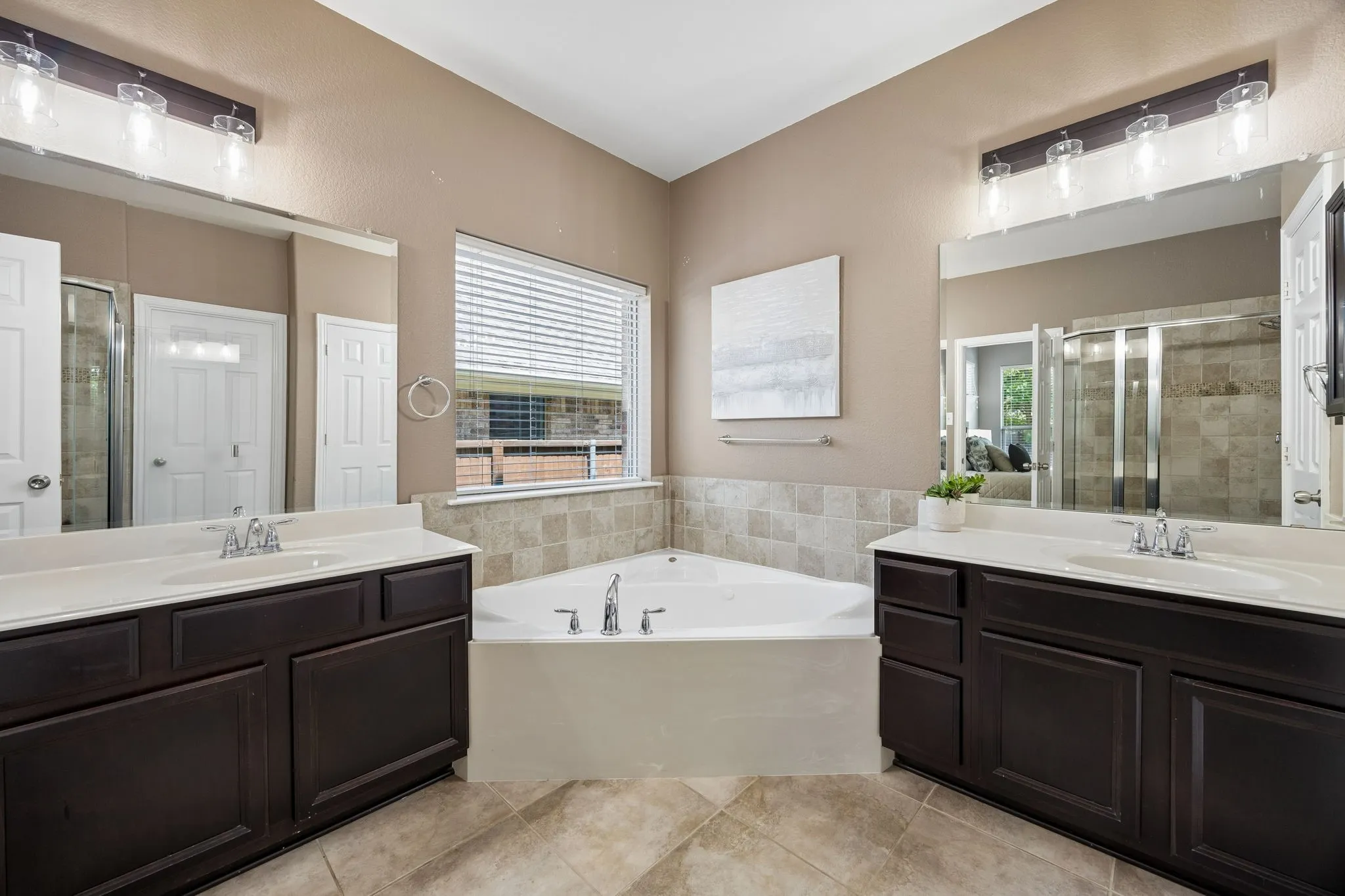 Single Family Residence For Sale in Denton County , 344 Falstaff Drive, Roanoke, Texas 76262, 4 Bedroom, 3 Bathroom, 2 Garage spaces, 3,035 Sqft, built in 2010, mls#21350777, Real Estate Agent in Roanoke, Homes For Sale in Denton county, Homes For Sale in Roanoke, Realtor in Roanoke Texas, Real Estate Brokerage Independent Realty Texas, Luminita Cordes Realtor