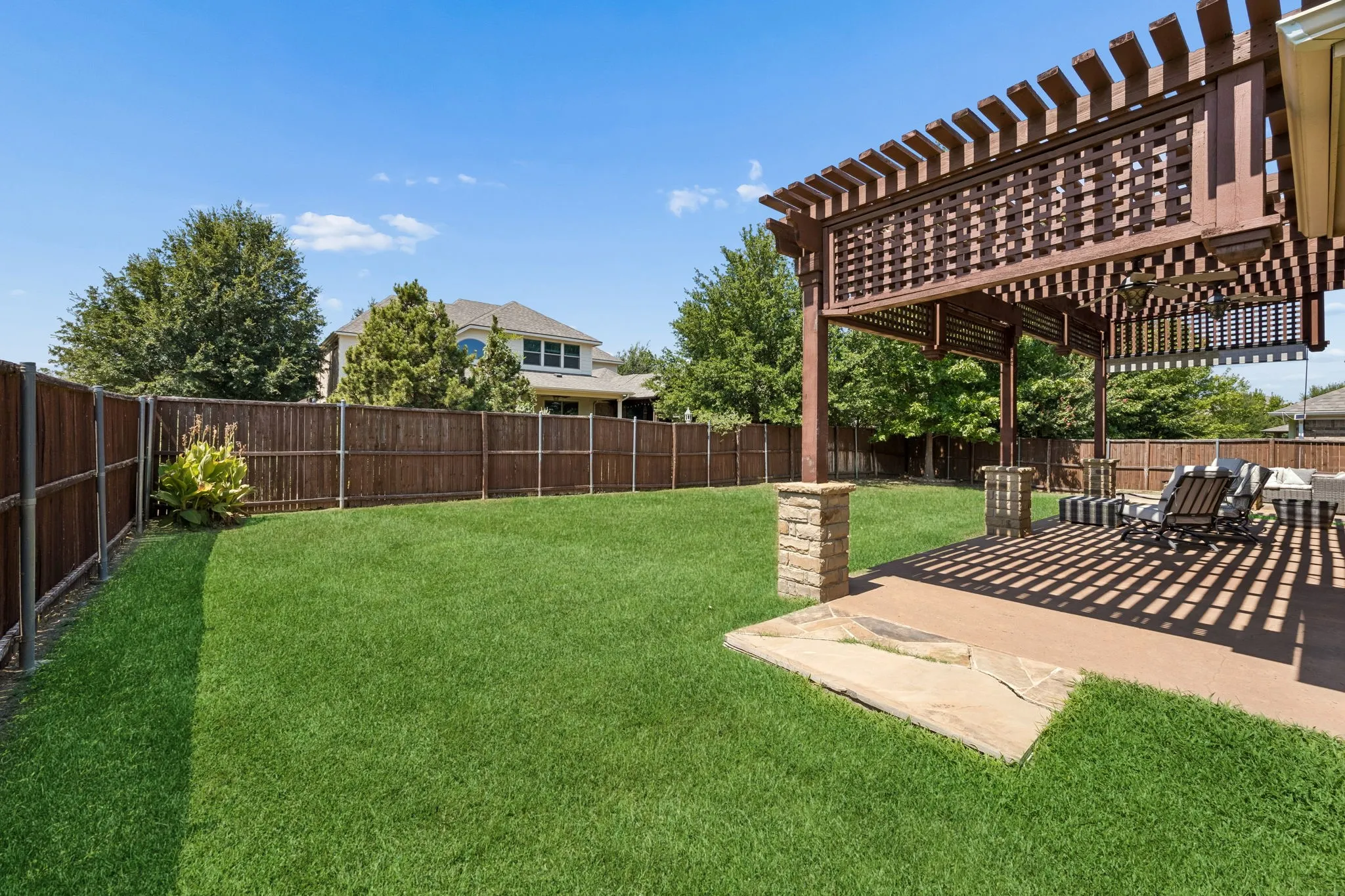 Single Family Residence For Sale in Denton County , 344 Falstaff Drive, Roanoke, Texas 76262, 4 Bedroom, 3 Bathroom, 2 Garage spaces, 3,035 Sqft, built in 2010, mls#21350777, Real Estate Agent in Roanoke, Homes For Sale in Denton county, Homes For Sale in Roanoke, Realtor in Roanoke Texas, Real Estate Brokerage Independent Realty Texas, Luminita Cordes Realtor