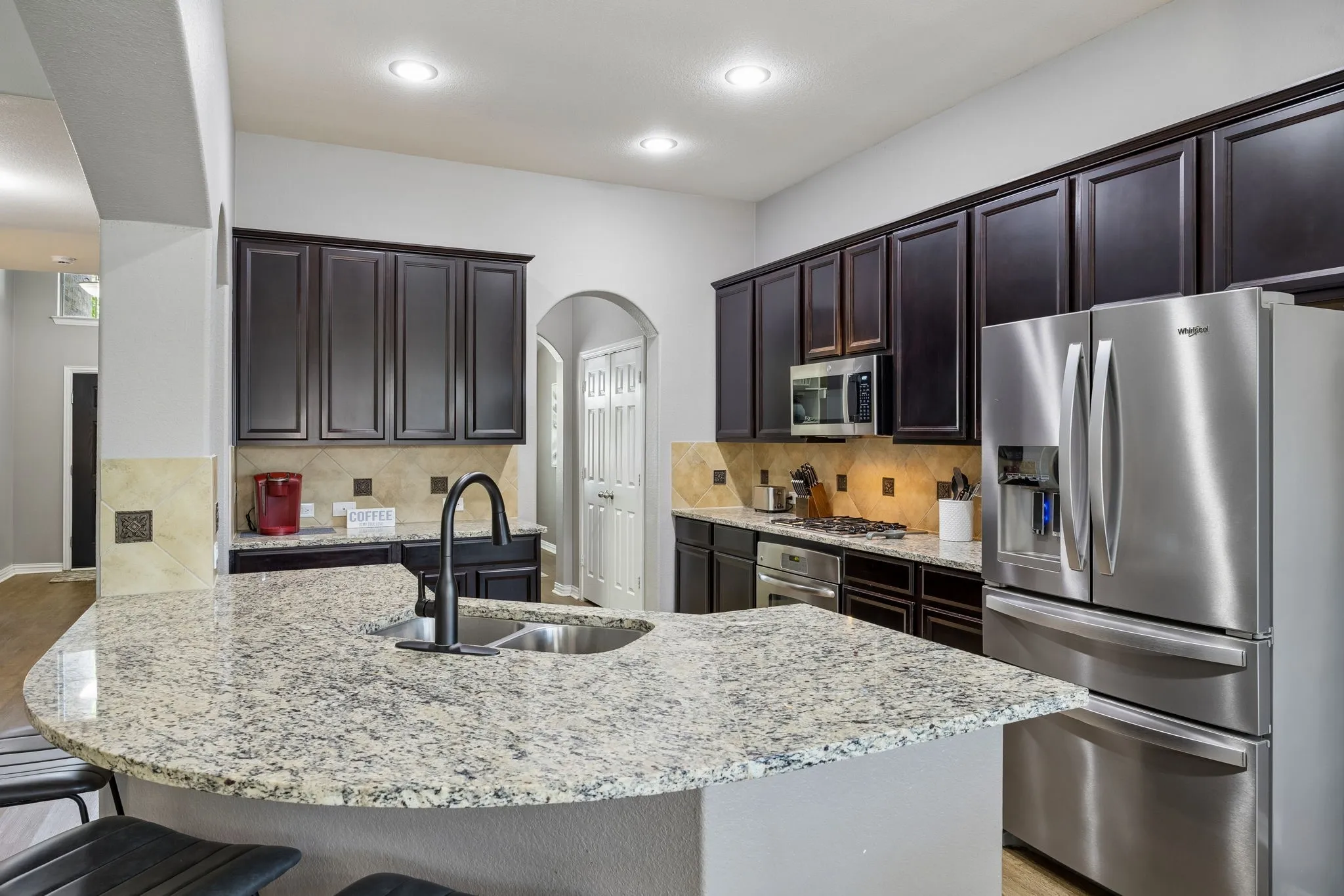 Single Family Residence For Sale in Denton County , 344 Falstaff Drive, Roanoke, Texas 76262, 4 Bedroom, 3 Bathroom, 2 Garage spaces, 3,035 Sqft, built in 2010, mls#21350777, Real Estate Agent in Roanoke, Homes For Sale in Denton county, Homes For Sale in Roanoke, Realtor in Roanoke Texas, Real Estate Brokerage Independent Realty Texas, Luminita Cordes Realtor