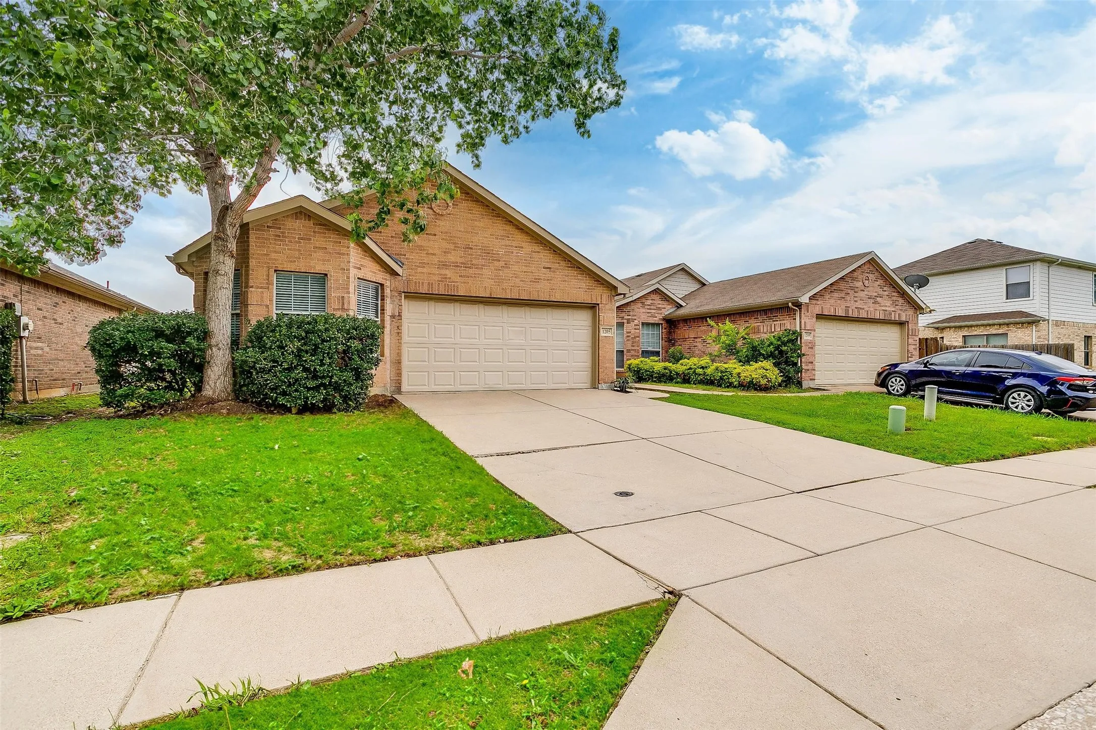 Single Family Residence For Rent in Tarrant County , 1205 Kielder Circle, Fort Worth, Texas 76134, 4 Bedroom, 2 Bathroom, 2 Garage spaces, 1,526 Sqft, built in 2006, Price $1,995, mls#21343799, Real Estate Agent in Fort Worth, Homes For Rent in Tarrant county, Homes For Rent in Fort Worth, Realtor in Fort Worth Texas, Real Estate Brokerage Independent Realty Texas, Luminita Cordes Realtor