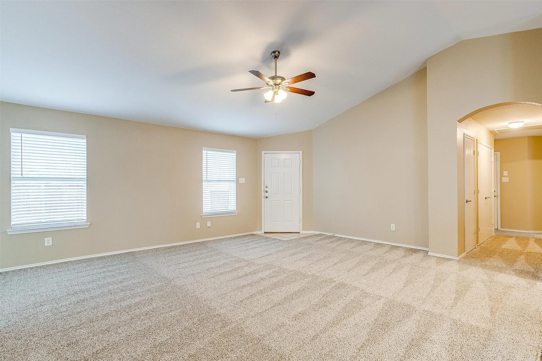 Single Family Residence For Rent in Tarrant County , 1205 Kielder Circle, Fort Worth, Texas 76134, 4 Bedroom, 2 Bathroom, 2 Garage spaces, 1,526 Sqft, built in 2006, Price $1,995, mls#21343799, Real Estate Agent in Fort Worth, Homes For Rent in Tarrant county, Homes For Rent in Fort Worth, Realtor in Fort Worth Texas, Real Estate Brokerage Independent Realty Texas, Luminita Cordes Realtor