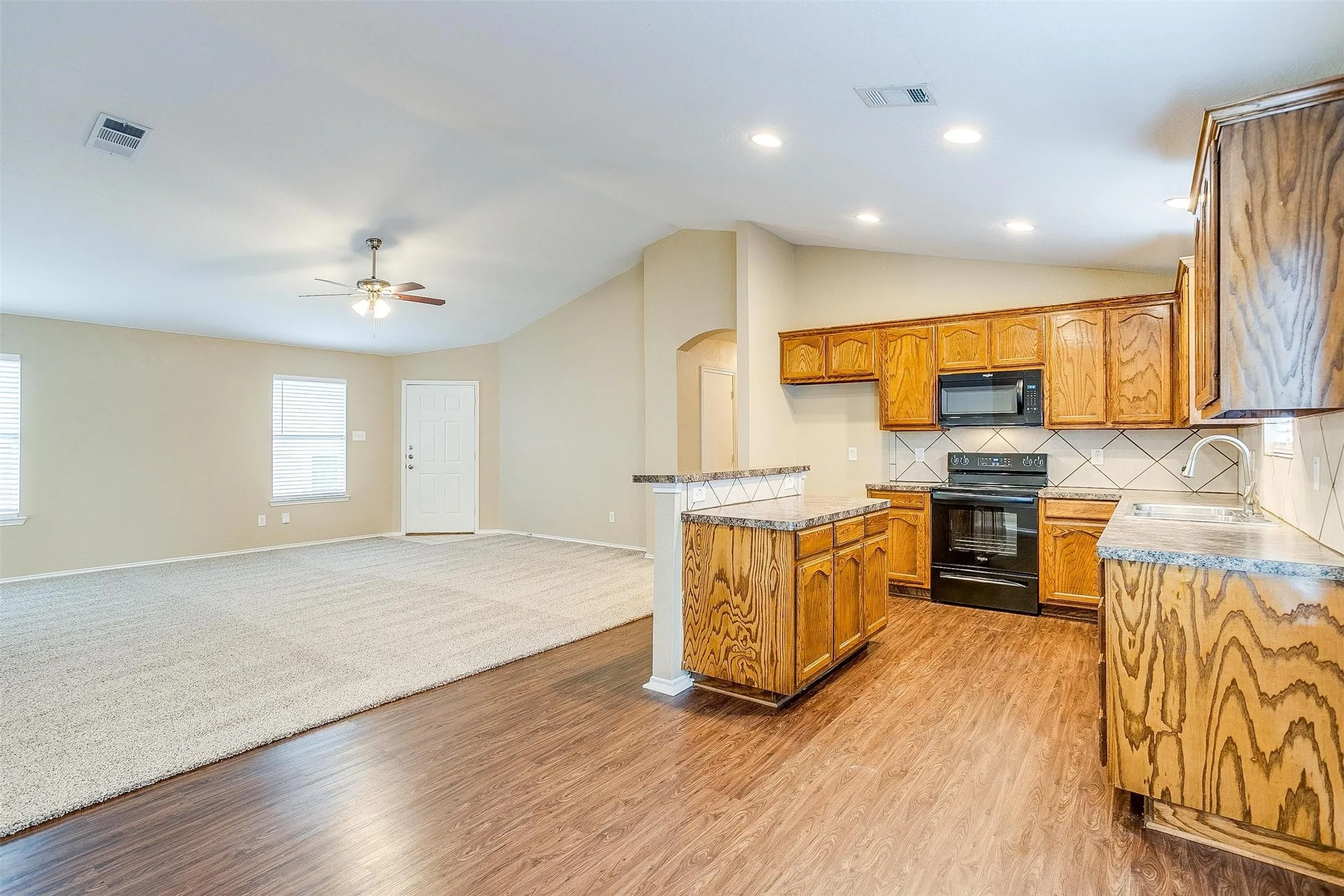 Single Family Residence For Rent in Tarrant County , 1205 Kielder Circle, Fort Worth, Texas 76134, 4 Bedroom, 2 Bathroom, 2 Garage spaces, 1,526 Sqft, built in 2006, Price $1,995, mls#21343799, Real Estate Agent in Fort Worth, Homes For Rent in Tarrant county, Homes For Rent in Fort Worth, Realtor in Fort Worth Texas, Real Estate Brokerage Independent Realty Texas, Luminita Cordes Realtor