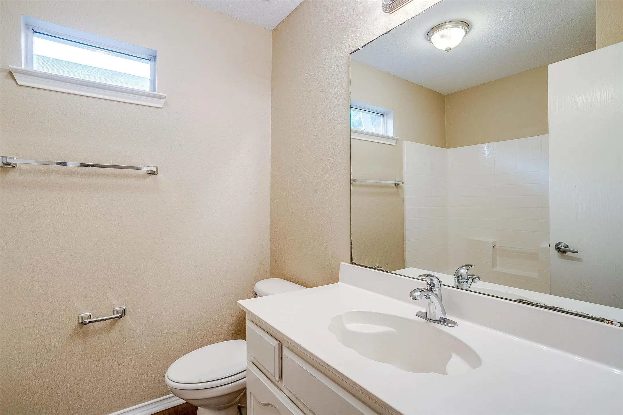 Single Family Residence For Rent in Tarrant County , 1205 Kielder Circle, Fort Worth, Texas 76134, 4 Bedroom, 2 Bathroom, 2 Garage spaces, 1,526 Sqft, built in 2006, Price $1,995, mls#21343799, Real Estate Agent in Fort Worth, Homes For Rent in Tarrant county, Homes For Rent in Fort Worth, Realtor in Fort Worth Texas, Real Estate Brokerage Independent Realty Texas, Luminita Cordes Realtor