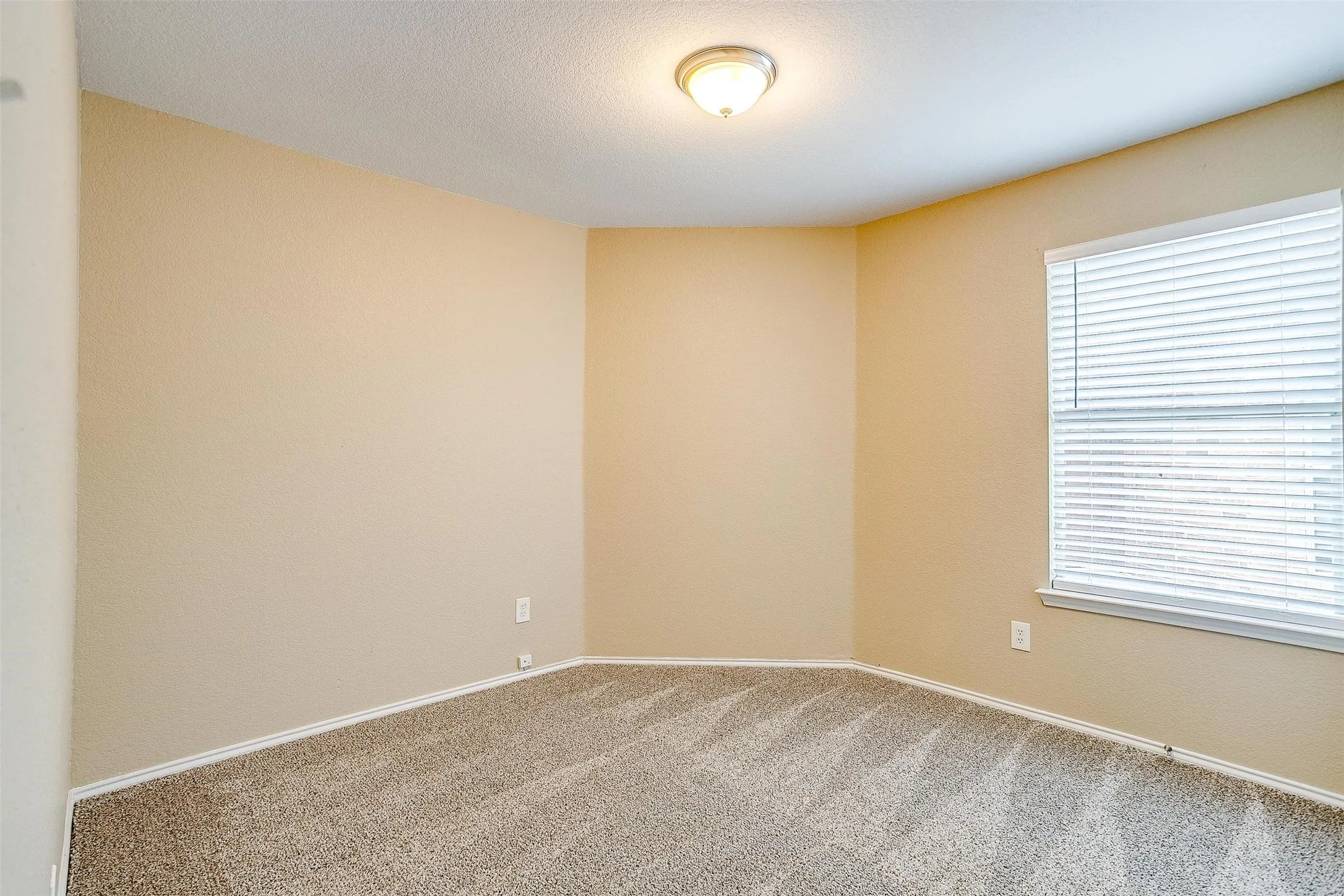 Single Family Residence For Rent in Tarrant County , 1205 Kielder Circle, Fort Worth, Texas 76134, 4 Bedroom, 2 Bathroom, 2 Garage spaces, 1,526 Sqft, built in 2006, Price $1,995, mls#21343799, Real Estate Agent in Fort Worth, Homes For Rent in Tarrant county, Homes For Rent in Fort Worth, Realtor in Fort Worth Texas, Real Estate Brokerage Independent Realty Texas, Luminita Cordes Realtor