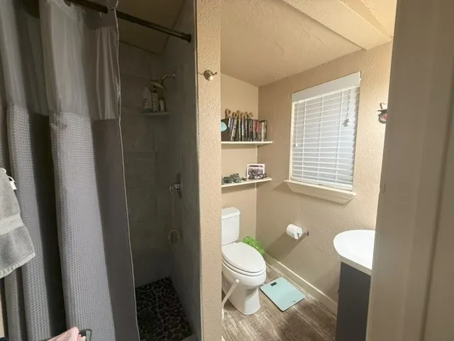 Single Family Residence For Sale in Dallas County , 528 S Coppell Road, Coppell, Texas 75019, 2 Bedroom, 2 Bathroom, 1 Garage spaces, 960 Sqft, built in 1949, Price $399,999, mls#21338978, Real Estate Agent in Coppell, Homes For Sale in Dallas county, Homes For Sale in Coppell, Realtor in Coppell Texas, Real Estate Brokerage Independent Realty Texas, Luminita Cordes Realtor