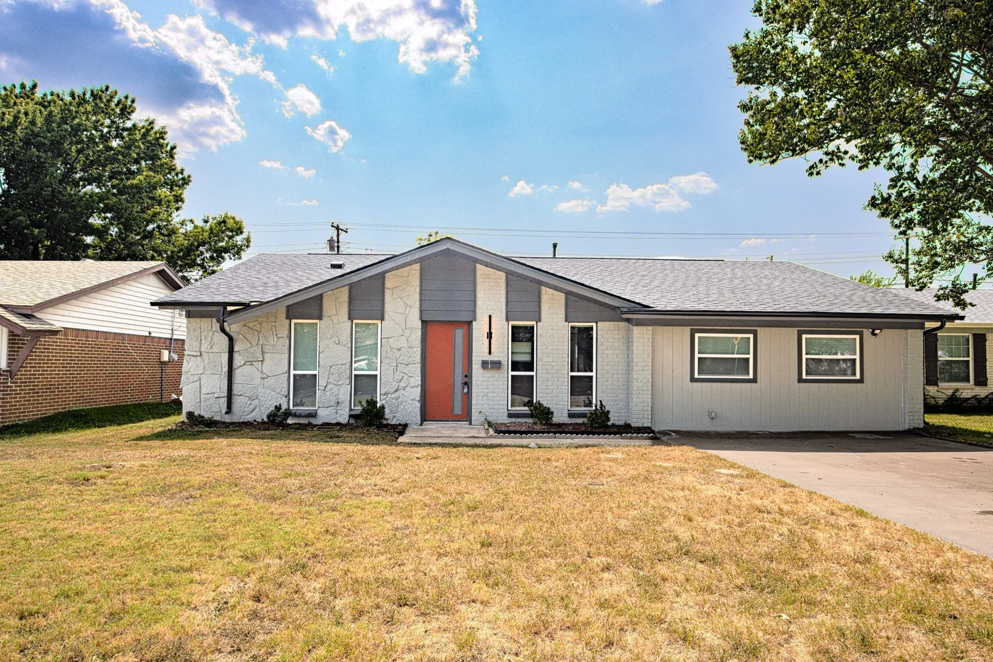 Single Family Residence For Sale in Dallas County , 1101 Fouts Drive, Irving, Texas 75061, 4 Bedroom, 3 Bathroom, Garage spaces, 1,807 Sqft, built in 1965, mls#21351819, Real Estate Agent in Irving, Homes For Sale in Dallas county, Homes For Sale in Irving, Realtor in Irving Texas, Real Estate Brokerage Independent Realty Texas, Luminita Cordes Realtor