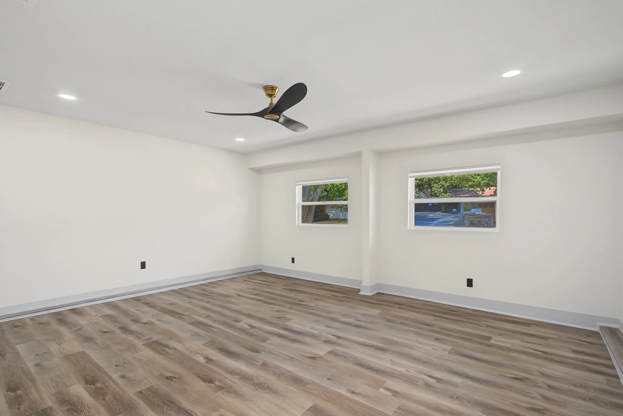 Single Family Residence For Sale in Dallas County , 1101 Fouts Drive, Irving, Texas 75061, 4 Bedroom, 3 Bathroom, Garage spaces, 1,807 Sqft, built in 1965, mls#21351819, Real Estate Agent in Irving, Homes For Sale in Dallas county, Homes For Sale in Irving, Realtor in Irving Texas, Real Estate Brokerage Independent Realty Texas, Luminita Cordes Realtor