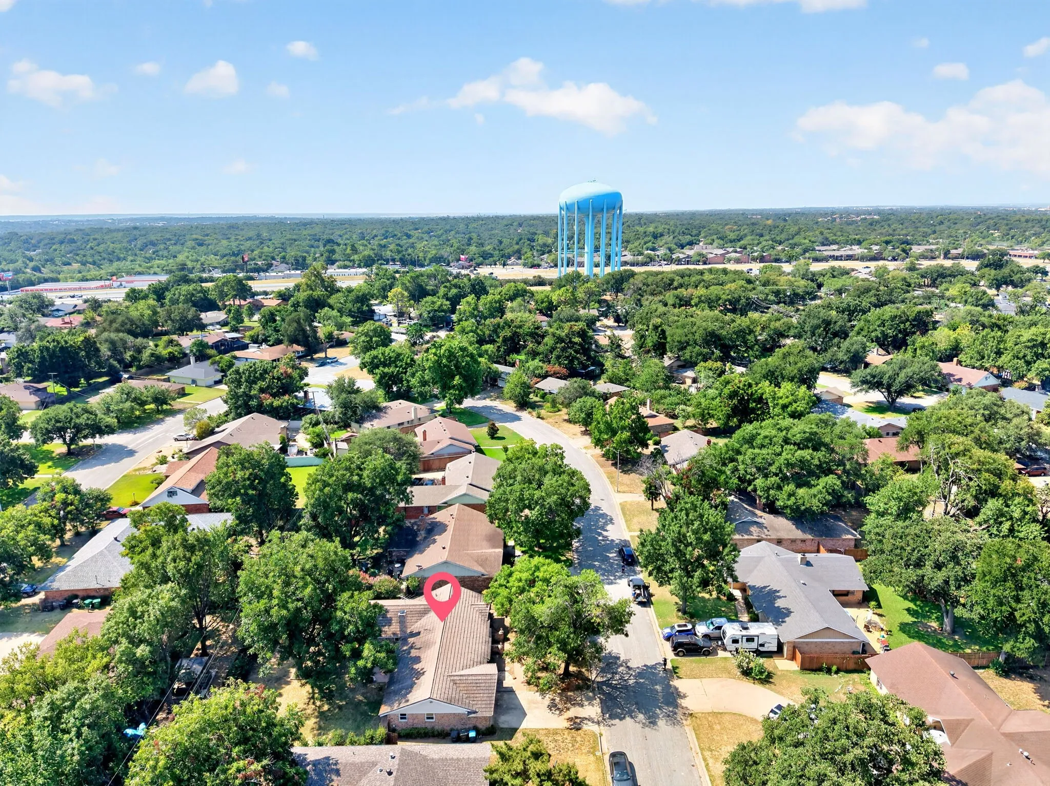 Single Family Residence For Sale in Tarrant County , 901 Lake Charles Avenue, Fort Worth, Texas 76103, 3 Bedroom, 2 Bathroom, 2 Garage spaces, 1,747 Sqft, built in 1963, mls#21350578, Real Estate Agent in Fort Worth, Homes For Sale in Tarrant county, Homes For Sale in Fort Worth, Realtor in Fort Worth Texas, Real Estate Brokerage Independent Realty Texas, Luminita Cordes Realtor
