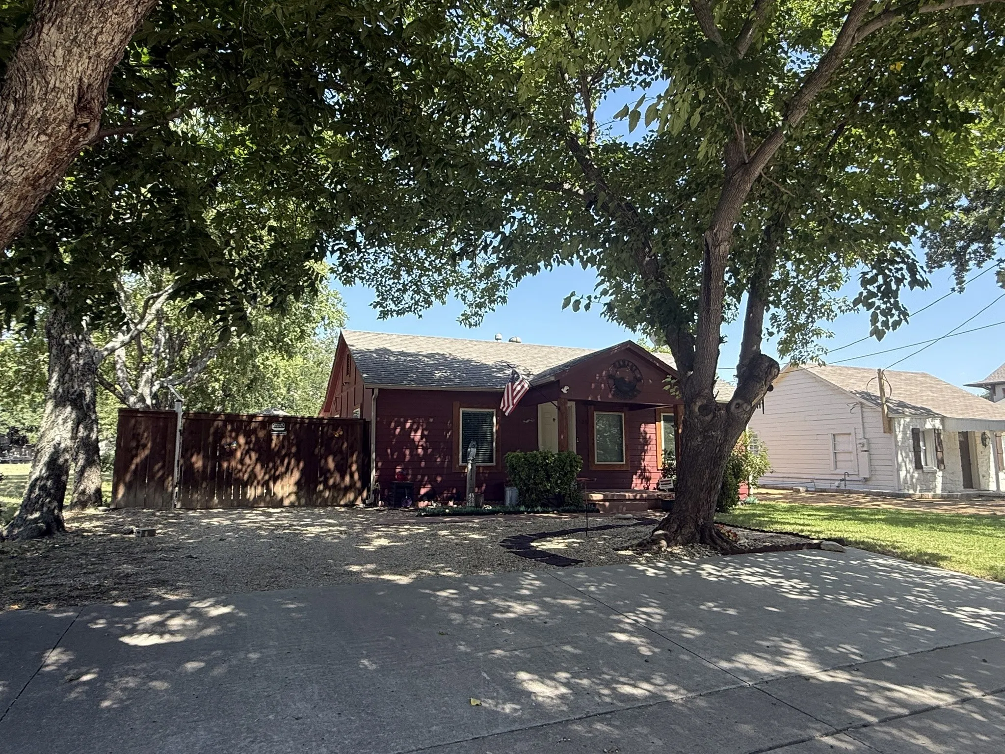 Business For Sale in Dallas County , 528 S Coppell Road, Coppell, Texas 75019, 0, 0, Garage spaces, 1,000 Sqft, built in 1949, mls#21338994, Real Estate Agent in Coppell, Homes For Sale in Dallas county, Homes For Sale in Coppell, Realtor in Coppell Texas, Real Estate Brokerage Independent Realty Texas, Luminita Cordes Realtor