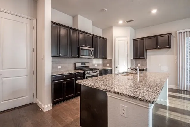 Single Family Residence For Rent in Collin County , 1029 Zachary Way, Allen, Texas 75013, 3 Bedroom, 3 Bathroom, 2 Garage spaces, 1,936 Sqft, built in 2017, mls#21351133, Real Estate Agent in Allen, Homes For Rent in Collin county, Homes For Rent in Allen, Realtor in Allen Texas, Real Estate Brokerage Independent Realty Texas, Luminita Cordes Realtor