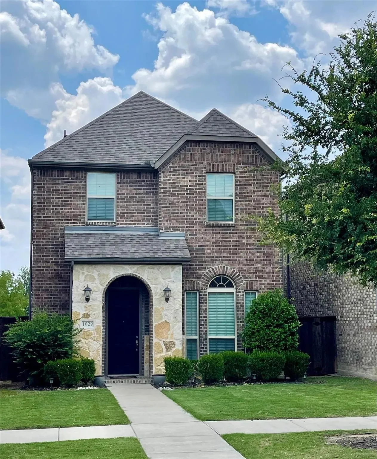 Single Family Residence For Rent in Collin County , 1029 Zachary Way, Allen, Texas 75013, 3 Bedroom, 3 Bathroom, 2 Garage spaces, 1,936 Sqft, built in 2017, mls#21351133, Real Estate Agent in Allen, Homes For Rent in Collin county, Homes For Rent in Allen, Realtor in Allen Texas, Real Estate Brokerage Independent Realty Texas, Luminita Cordes Realtor