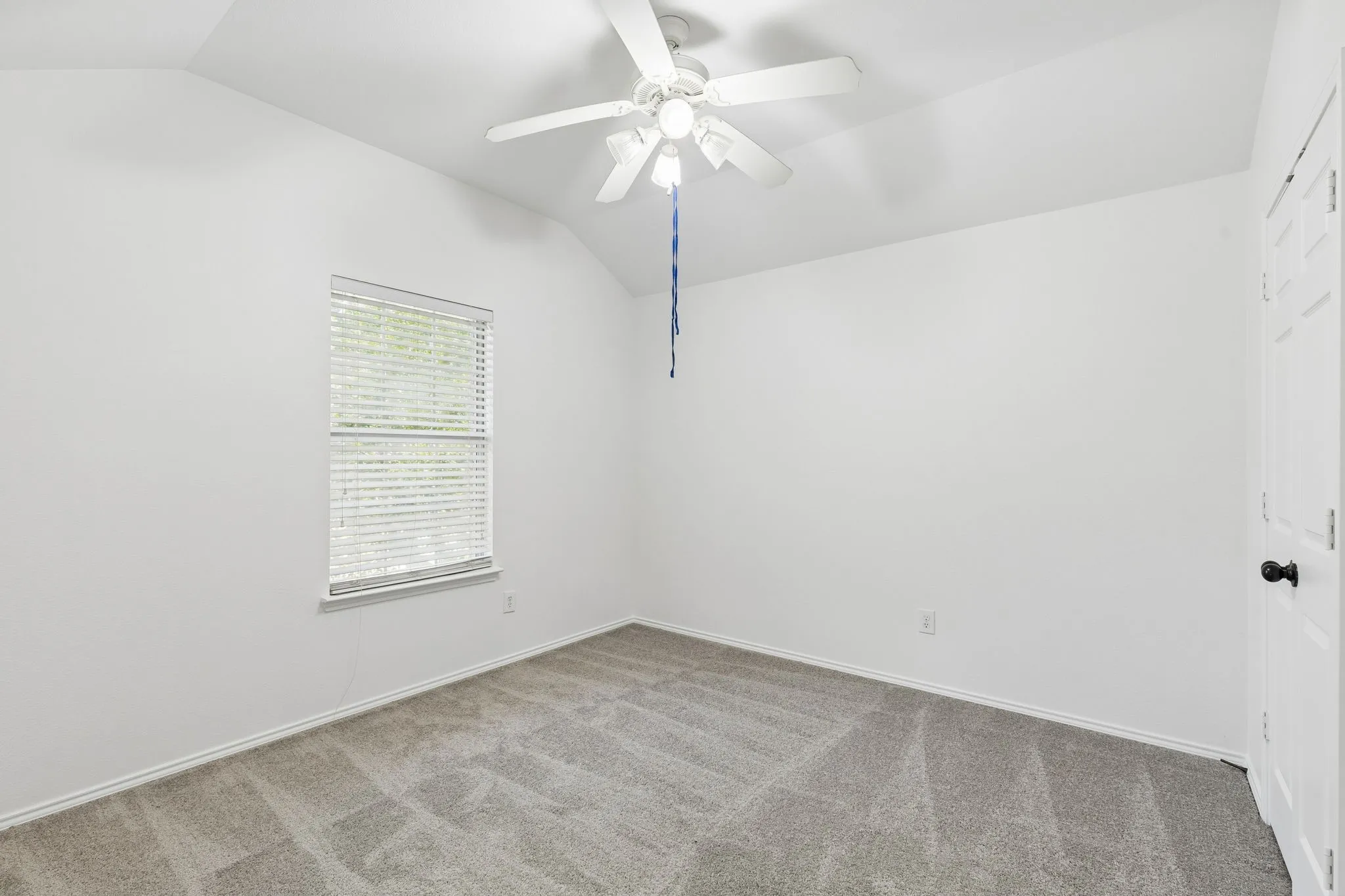 Single Family Residence For Sale in Ellis County , 500 Golden Bell Drive, Glenn Heights, Texas 75154, 4 Bedroom, 3 Bathroom, 2 Garage spaces, 2,830 Sqft, built in 2005, mls#21352120, Real Estate Agent in Glenn Heights, Homes For Sale in Ellis county, Homes For Sale in Glenn Heights, Realtor in Glenn Heights Texas, Real Estate Brokerage Independent Realty Texas, Luminita Cordes Realtor