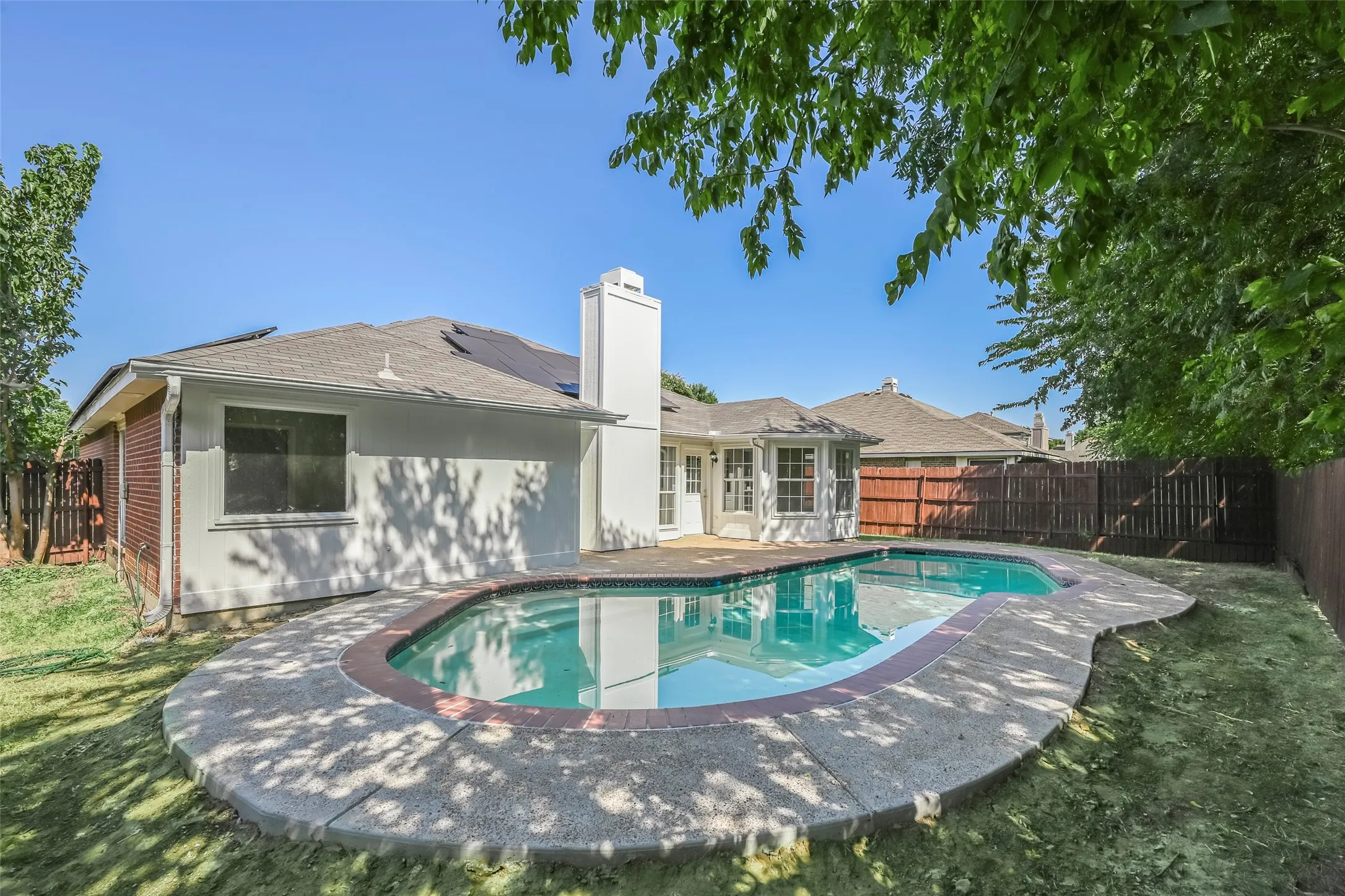 Single Family Residence For Sale in Tarrant County , 5301 Rio Bravo Drive, Arlington, Texas 76017, 3 Bedroom, 2 Bathroom, 2 Garage spaces, 1,552 Sqft, built in 1992, mls#21351135, Real Estate Agent in Arlington, Homes For Sale in Tarrant county, Homes For Sale in Arlington, Realtor in Arlington Texas, Real Estate Brokerage Independent Realty Texas, Luminita Cordes Realtor