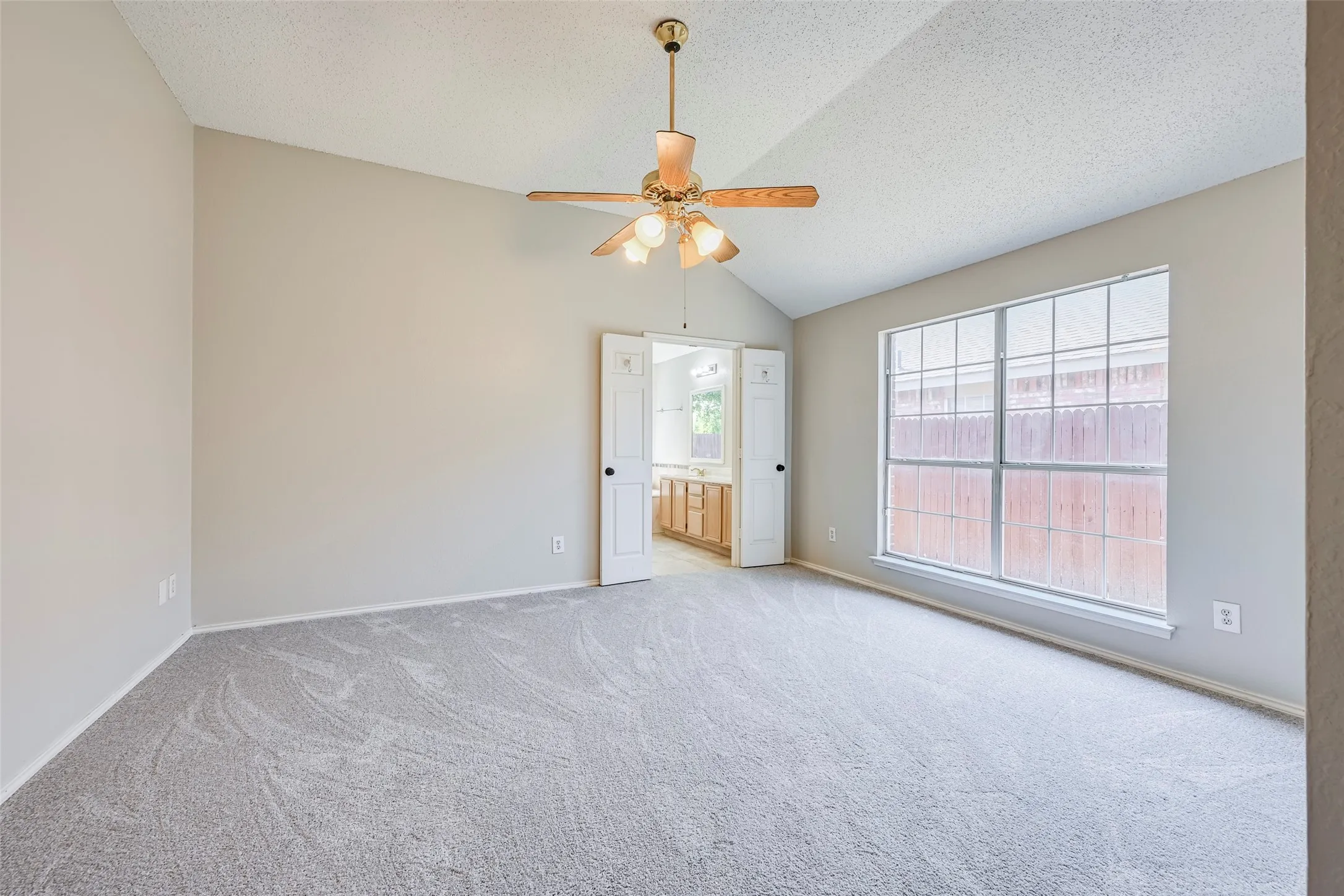 Single Family Residence For Sale in Tarrant County , 5301 Rio Bravo Drive, Arlington, Texas 76017, 3 Bedroom, 2 Bathroom, 2 Garage spaces, 1,552 Sqft, built in 1992, mls#21351135, Real Estate Agent in Arlington, Homes For Sale in Tarrant county, Homes For Sale in Arlington, Realtor in Arlington Texas, Real Estate Brokerage Independent Realty Texas, Luminita Cordes Realtor