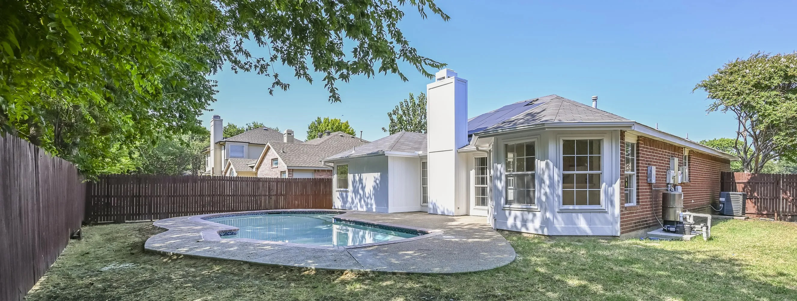Single Family Residence For Sale in Tarrant County , 5301 Rio Bravo Drive, Arlington, Texas 76017, 3 Bedroom, 2 Bathroom, 2 Garage spaces, 1,552 Sqft, built in 1992, mls#21351135, Real Estate Agent in Arlington, Homes For Sale in Tarrant county, Homes For Sale in Arlington, Realtor in Arlington Texas, Real Estate Brokerage Independent Realty Texas, Luminita Cordes Realtor