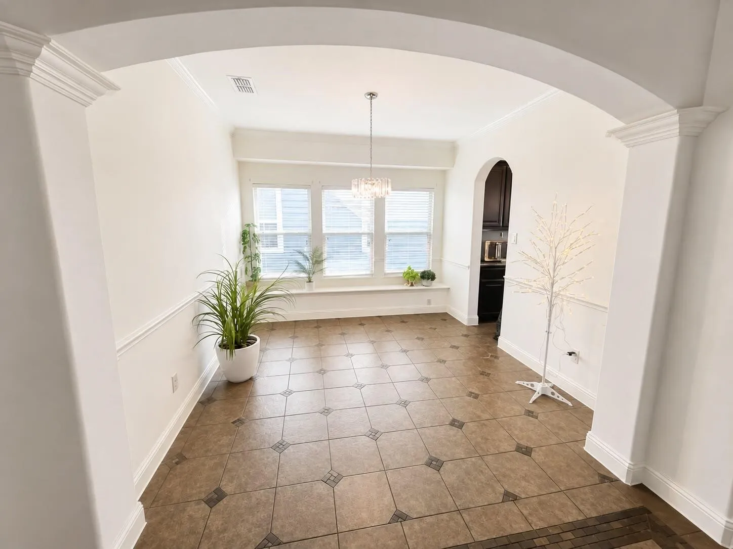 Single Family Residence For Sale in Denton County , 1131 Charleston Lane, Savannah, Texas 76227, 4 Bedroom, 4 Bathroom, 2 Garage spaces, 2,792 Sqft, built in 2011, mls#21352123, Real Estate Agent in Savannah, Homes For Sale in Denton county, Homes For Sale in Savannah, Realtor in Savannah Texas, Real Estate Brokerage Independent Realty Texas, Luminita Cordes Realtor
