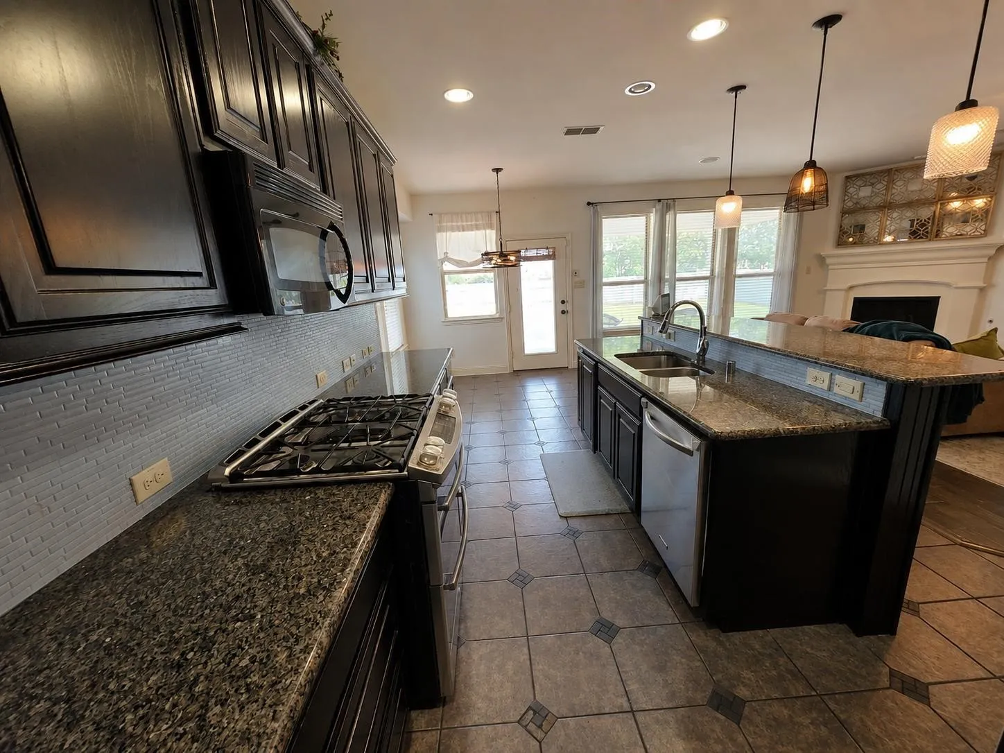 Single Family Residence For Sale in Denton County , 1131 Charleston Lane, Savannah, Texas 76227, 4 Bedroom, 4 Bathroom, 2 Garage spaces, 2,792 Sqft, built in 2011, mls#21352123, Real Estate Agent in Savannah, Homes For Sale in Denton county, Homes For Sale in Savannah, Realtor in Savannah Texas, Real Estate Brokerage Independent Realty Texas, Luminita Cordes Realtor