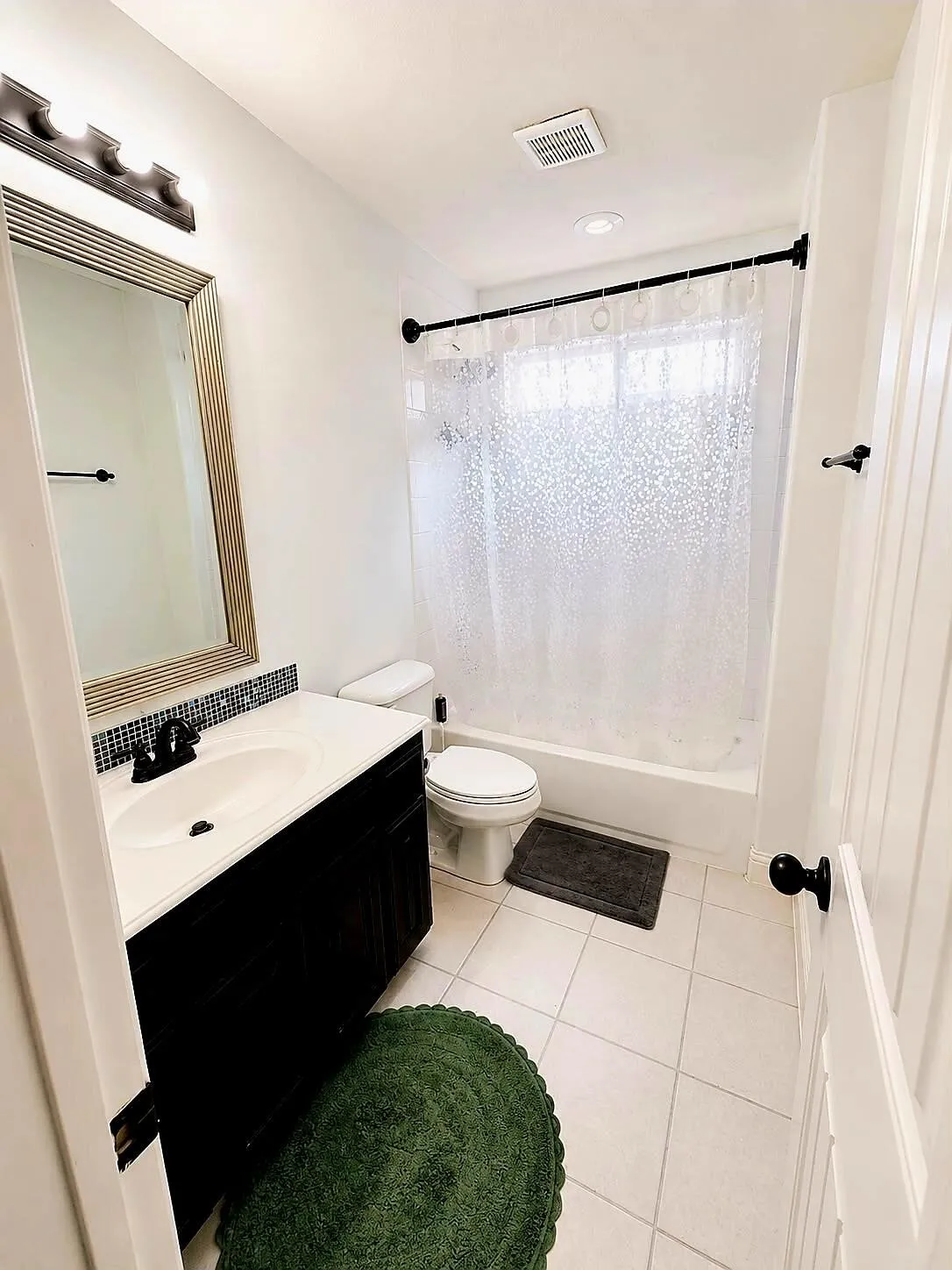 Single Family Residence For Sale in Denton County , 1131 Charleston Lane, Savannah, Texas 76227, 4 Bedroom, 4 Bathroom, 2 Garage spaces, 2,792 Sqft, built in 2011, mls#21352123, Real Estate Agent in Savannah, Homes For Sale in Denton county, Homes For Sale in Savannah, Realtor in Savannah Texas, Real Estate Brokerage Independent Realty Texas, Luminita Cordes Realtor
