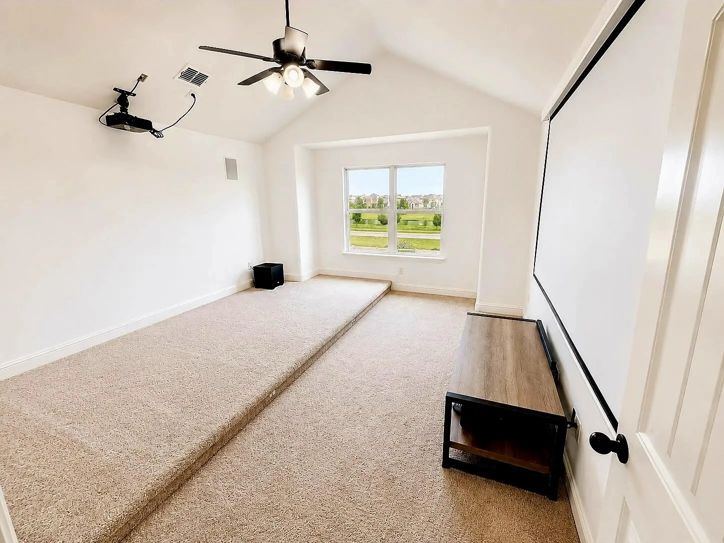 Single Family Residence For Sale in Denton County , 1131 Charleston Lane, Savannah, Texas 76227, 4 Bedroom, 4 Bathroom, 2 Garage spaces, 2,792 Sqft, built in 2011, mls#21352123, Real Estate Agent in Savannah, Homes For Sale in Denton county, Homes For Sale in Savannah, Realtor in Savannah Texas, Real Estate Brokerage Independent Realty Texas, Luminita Cordes Realtor