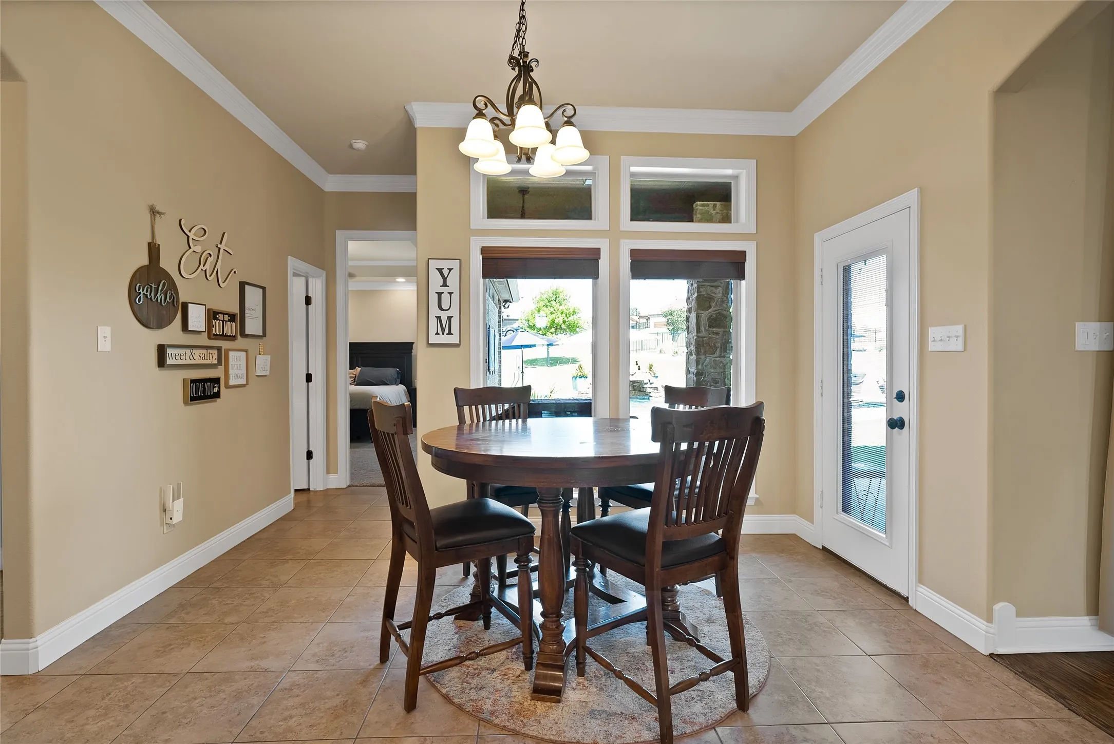 Single Family Residence For Sale in Parker County , 220 Pinnacle Peak Lane, Weatherford, Texas 76087, 4 Bedroom, 5 Bathroom, 3 Garage spaces, 3,124 Sqft, built in 2014, mls#21351777, Real Estate Agent in Weatherford, Homes For Sale in Parker county, Homes For Sale in Weatherford, Realtor in Weatherford Texas, Real Estate Brokerage Independent Realty Texas, Luminita Cordes Realtor