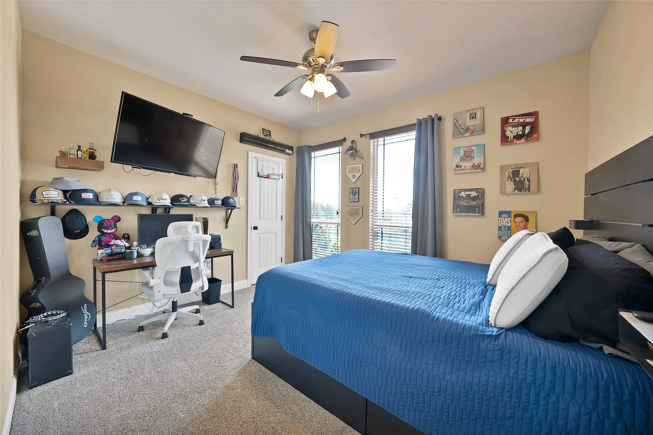 Single Family Residence For Sale in Parker County , 220 Pinnacle Peak Lane, Weatherford, Texas 76087, 4 Bedroom, 5 Bathroom, 3 Garage spaces, 3,124 Sqft, built in 2014, mls#21351777, Real Estate Agent in Weatherford, Homes For Sale in Parker county, Homes For Sale in Weatherford, Realtor in Weatherford Texas, Real Estate Brokerage Independent Realty Texas, Luminita Cordes Realtor