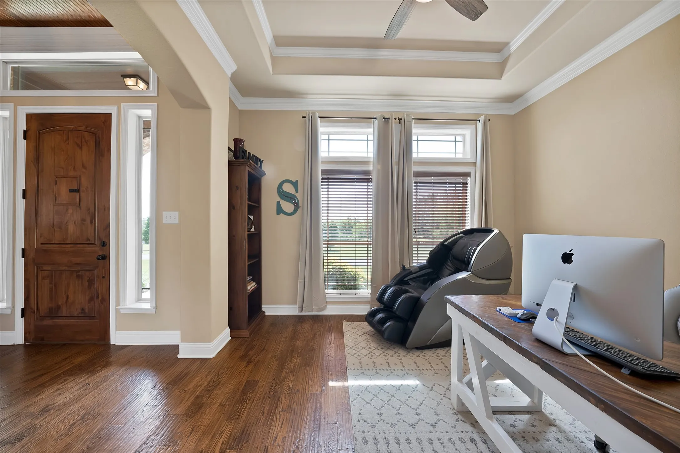 Single Family Residence For Sale in Parker County , 220 Pinnacle Peak Lane, Weatherford, Texas 76087, 4 Bedroom, 5 Bathroom, 3 Garage spaces, 3,124 Sqft, built in 2014, mls#21351777, Real Estate Agent in Weatherford, Homes For Sale in Parker county, Homes For Sale in Weatherford, Realtor in Weatherford Texas, Real Estate Brokerage Independent Realty Texas, Luminita Cordes Realtor