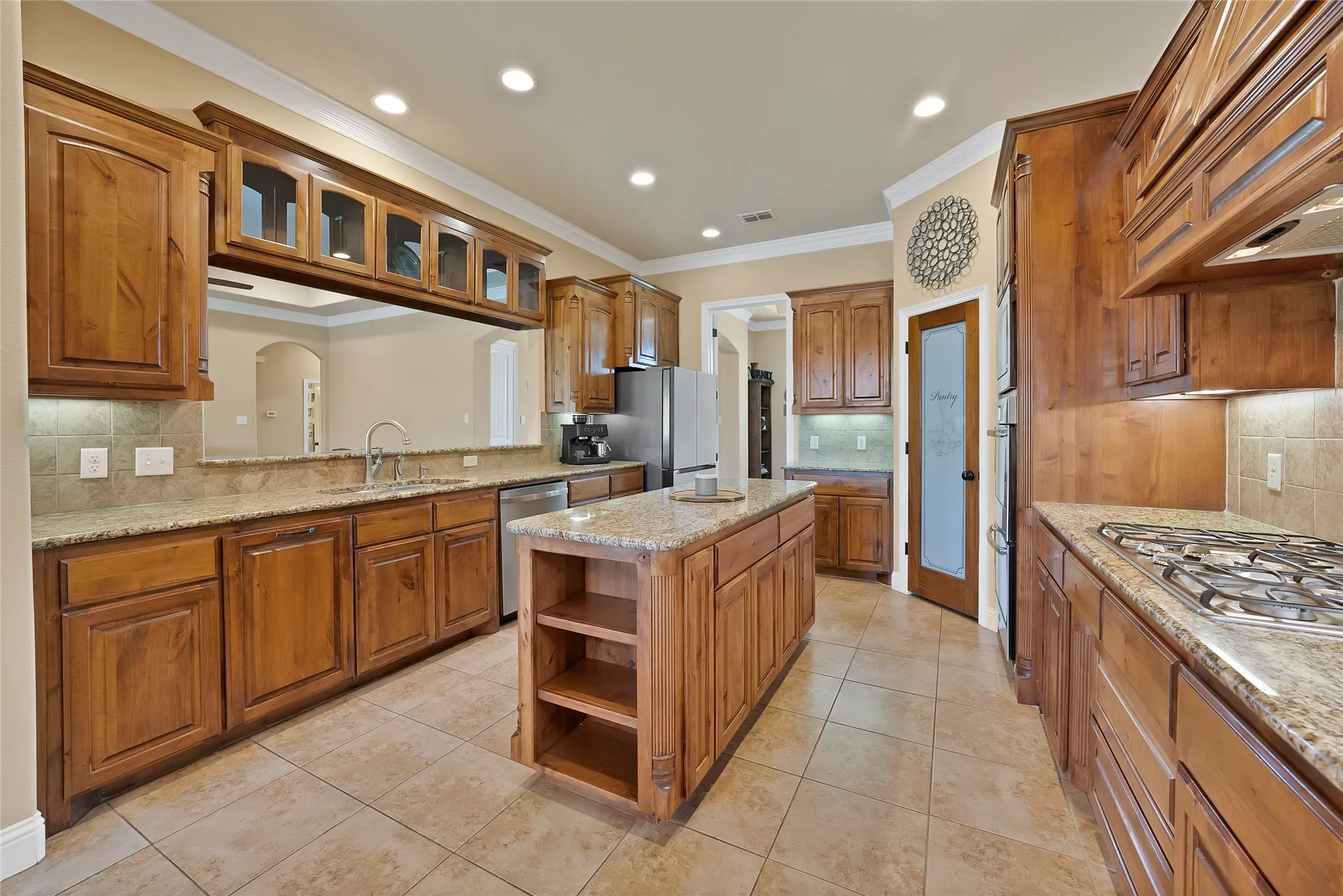Single Family Residence For Sale in Parker County , 220 Pinnacle Peak Lane, Weatherford, Texas 76087, 4 Bedroom, 5 Bathroom, 3 Garage spaces, 3,124 Sqft, built in 2014, mls#21351777, Real Estate Agent in Weatherford, Homes For Sale in Parker county, Homes For Sale in Weatherford, Realtor in Weatherford Texas, Real Estate Brokerage Independent Realty Texas, Luminita Cordes Realtor