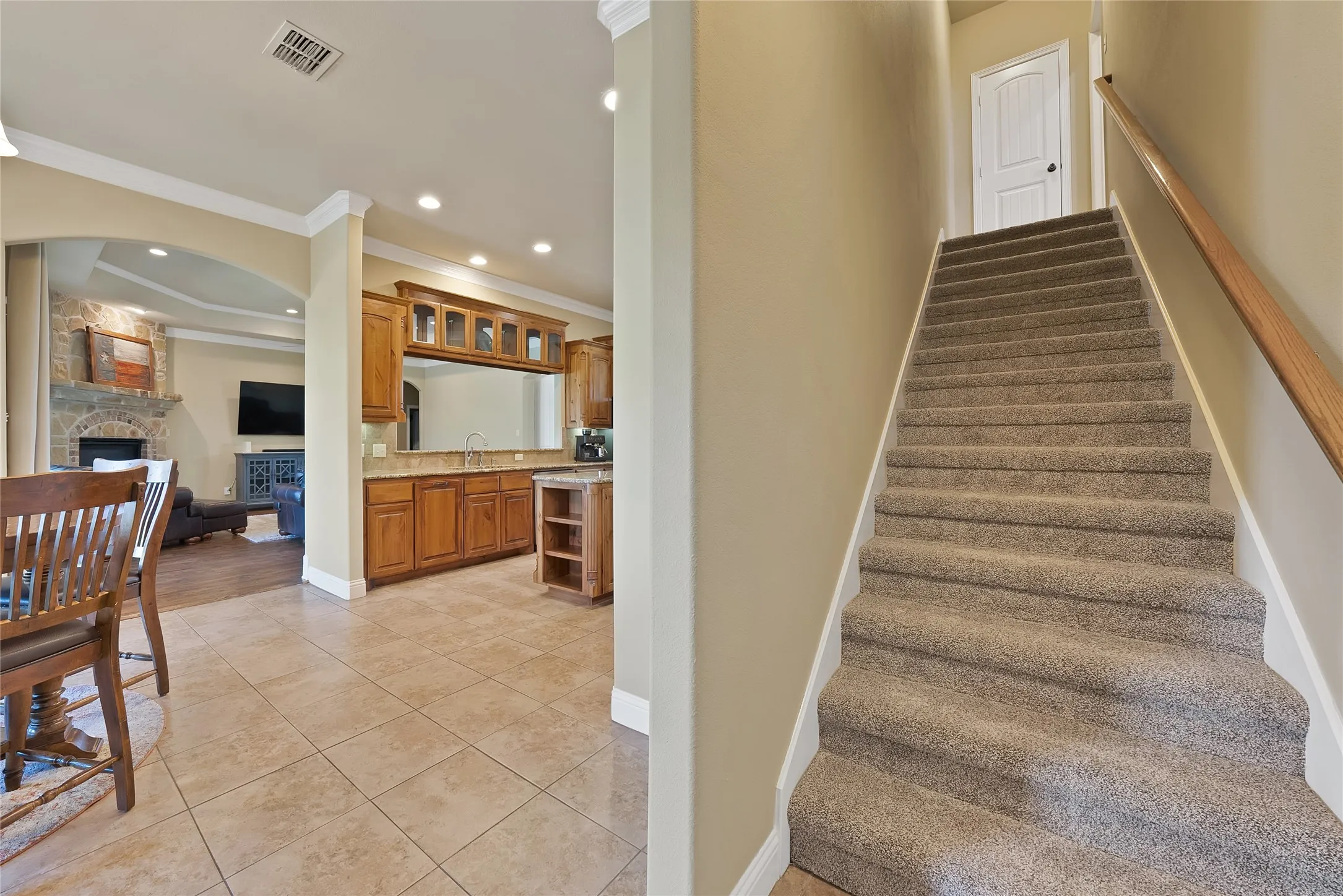 Single Family Residence For Sale in Parker County , 220 Pinnacle Peak Lane, Weatherford, Texas 76087, 4 Bedroom, 5 Bathroom, 3 Garage spaces, 3,124 Sqft, built in 2014, mls#21351777, Real Estate Agent in Weatherford, Homes For Sale in Parker county, Homes For Sale in Weatherford, Realtor in Weatherford Texas, Real Estate Brokerage Independent Realty Texas, Luminita Cordes Realtor