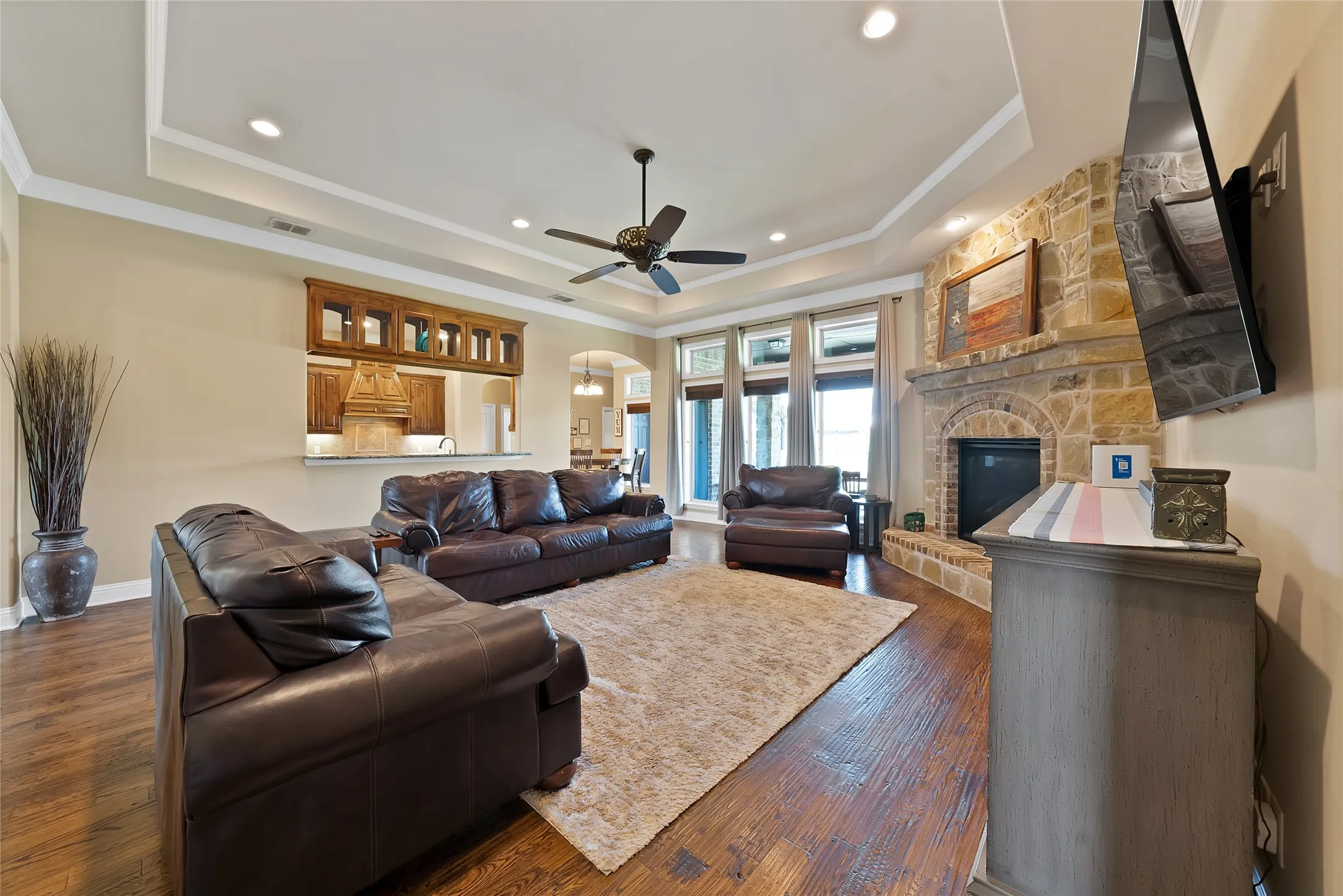 Single Family Residence For Sale in Parker County , 220 Pinnacle Peak Lane, Weatherford, Texas 76087, 4 Bedroom, 5 Bathroom, 3 Garage spaces, 3,124 Sqft, built in 2014, mls#21351777, Real Estate Agent in Weatherford, Homes For Sale in Parker county, Homes For Sale in Weatherford, Realtor in Weatherford Texas, Real Estate Brokerage Independent Realty Texas, Luminita Cordes Realtor