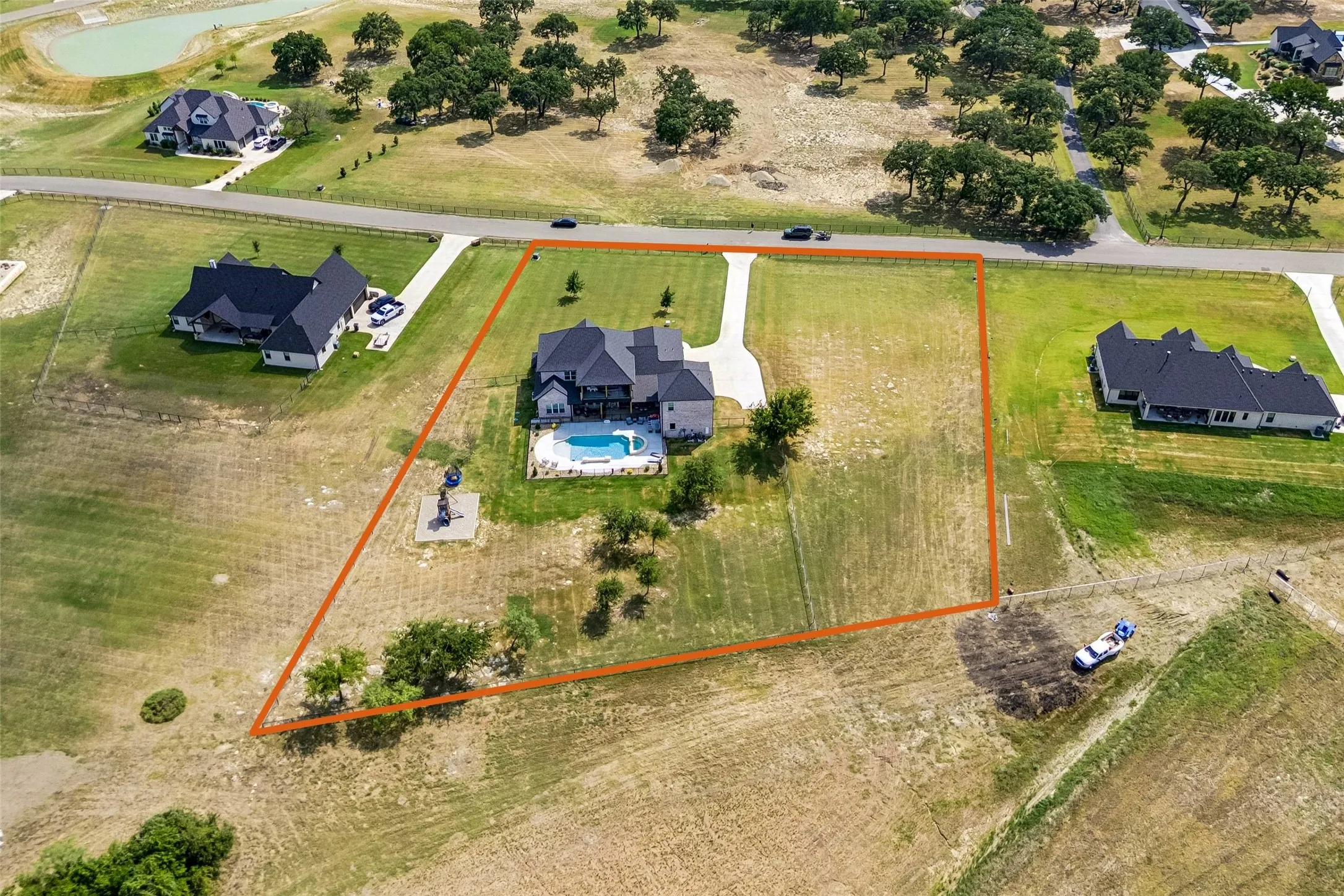 Single Family Residence For Sale in Parker County , 428 Royal Santana Run, Weatherford, Texas 76087, 6 Bedroom, 5 Bathroom, 3 Garage spaces, 4,404 Sqft, built in 2024, mls#21349892, Real Estate Agent in Weatherford, Homes For Sale in Parker county, Homes For Sale in Weatherford, Realtor in Weatherford Texas, Real Estate Brokerage Independent Realty Texas, Luminita Cordes Realtor